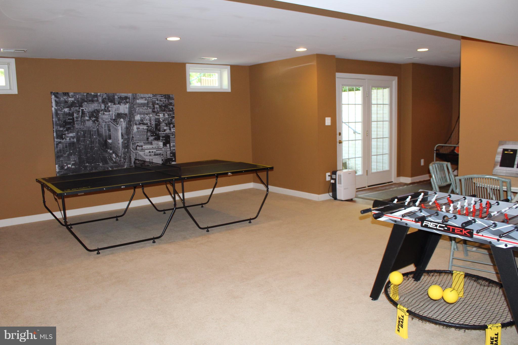 STOWE OF AMYCLAE - Residential Lease