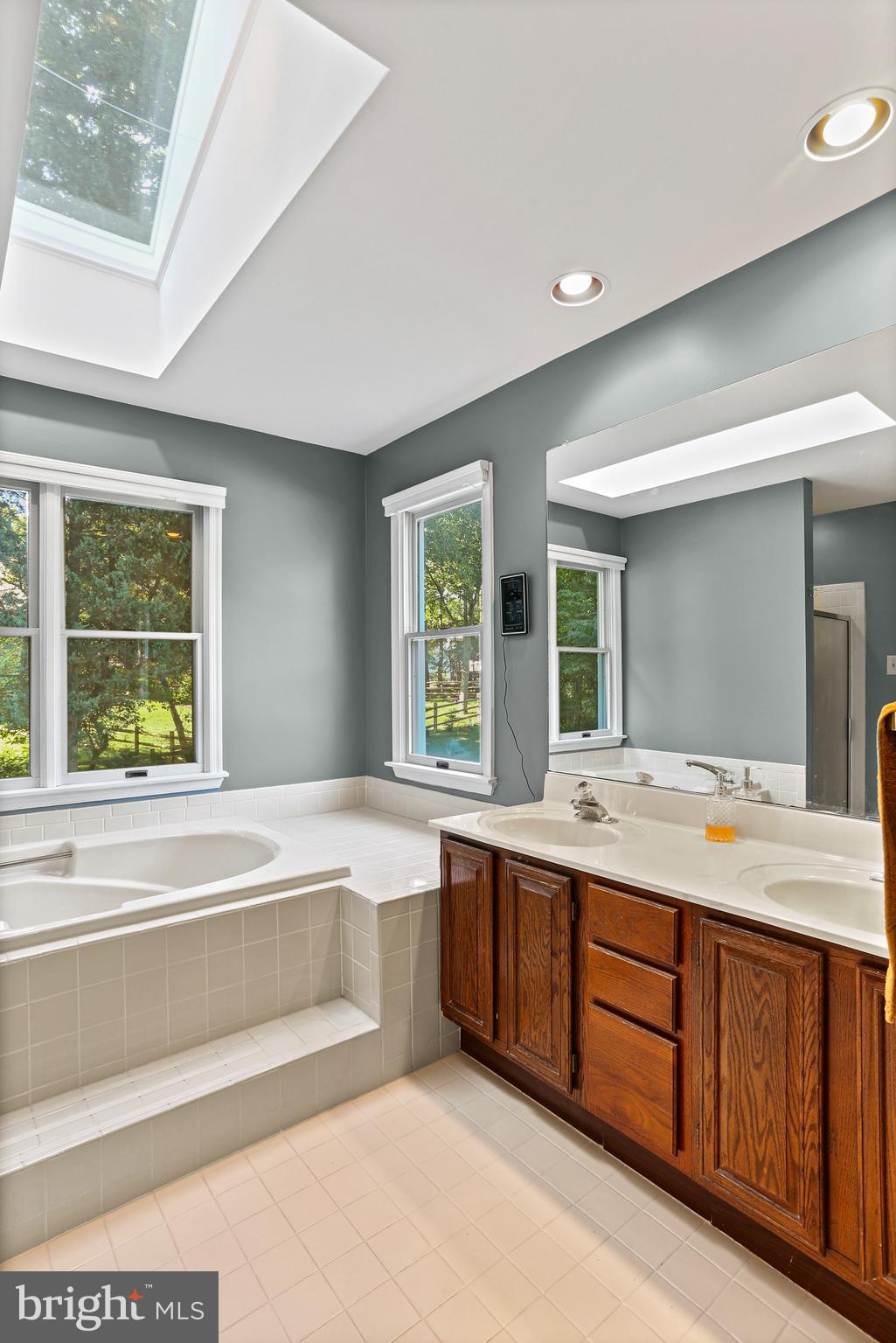 VILLAGE OF HICKORY RIDGE - Residential