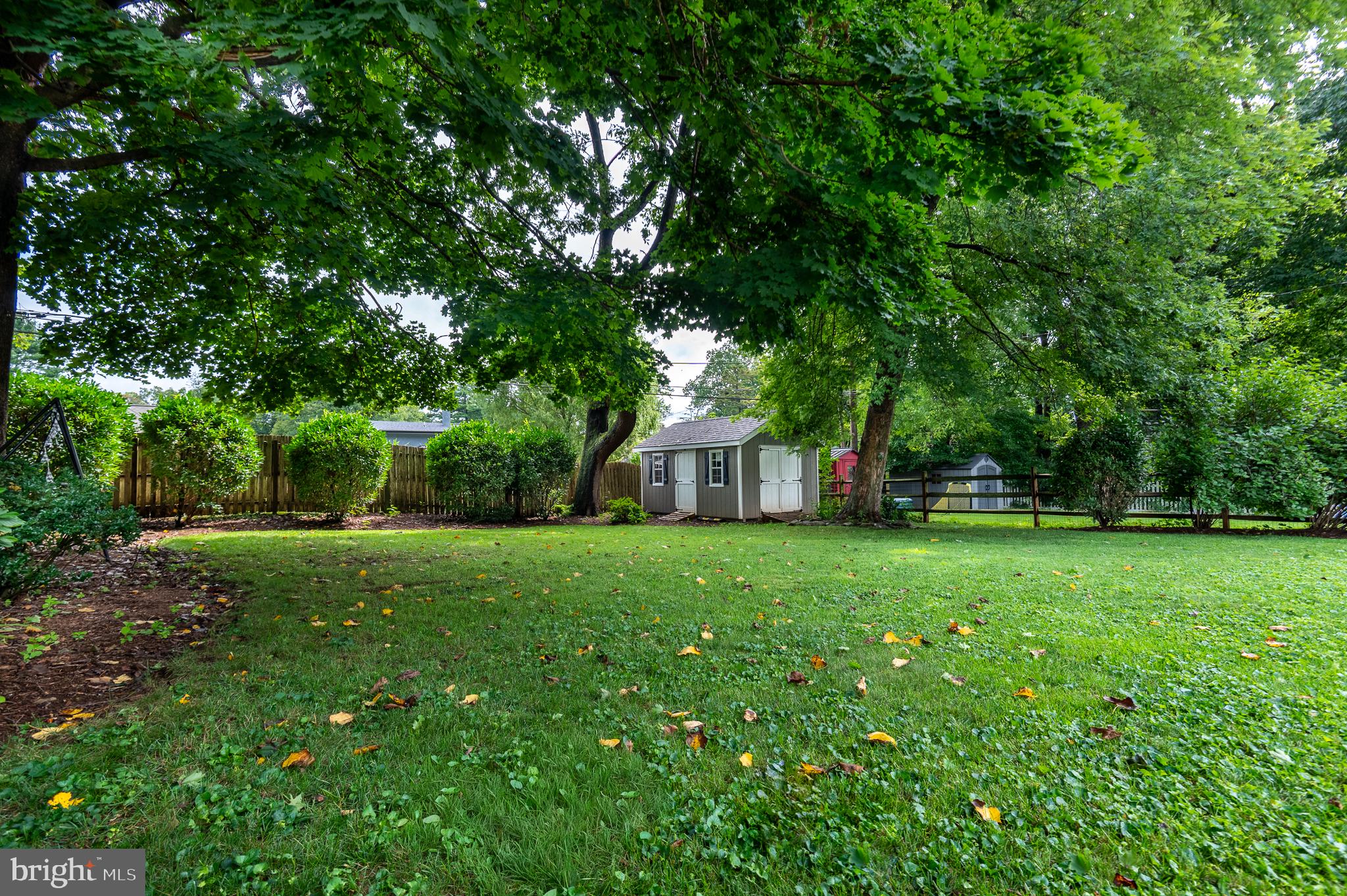 25 GREENTREE LANE
