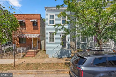 1223 QUEEN STREET ALEXANDRIA VA 22314