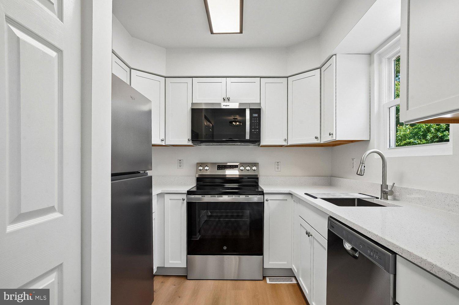 BURNT OAKS - Residential