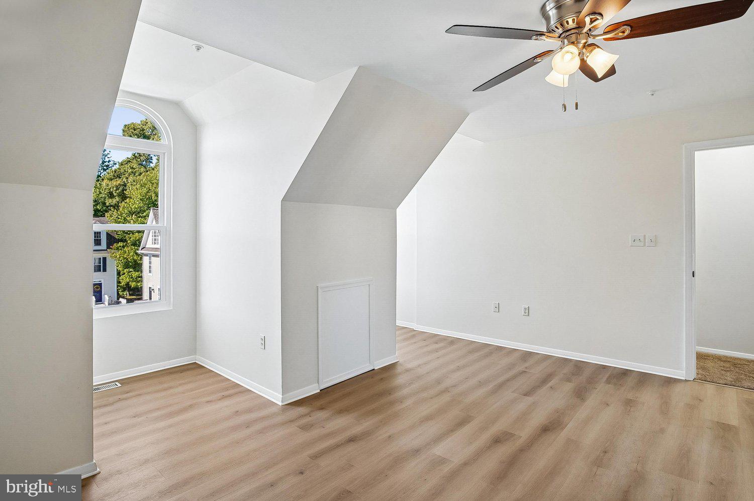 BURNT OAKS - Residential