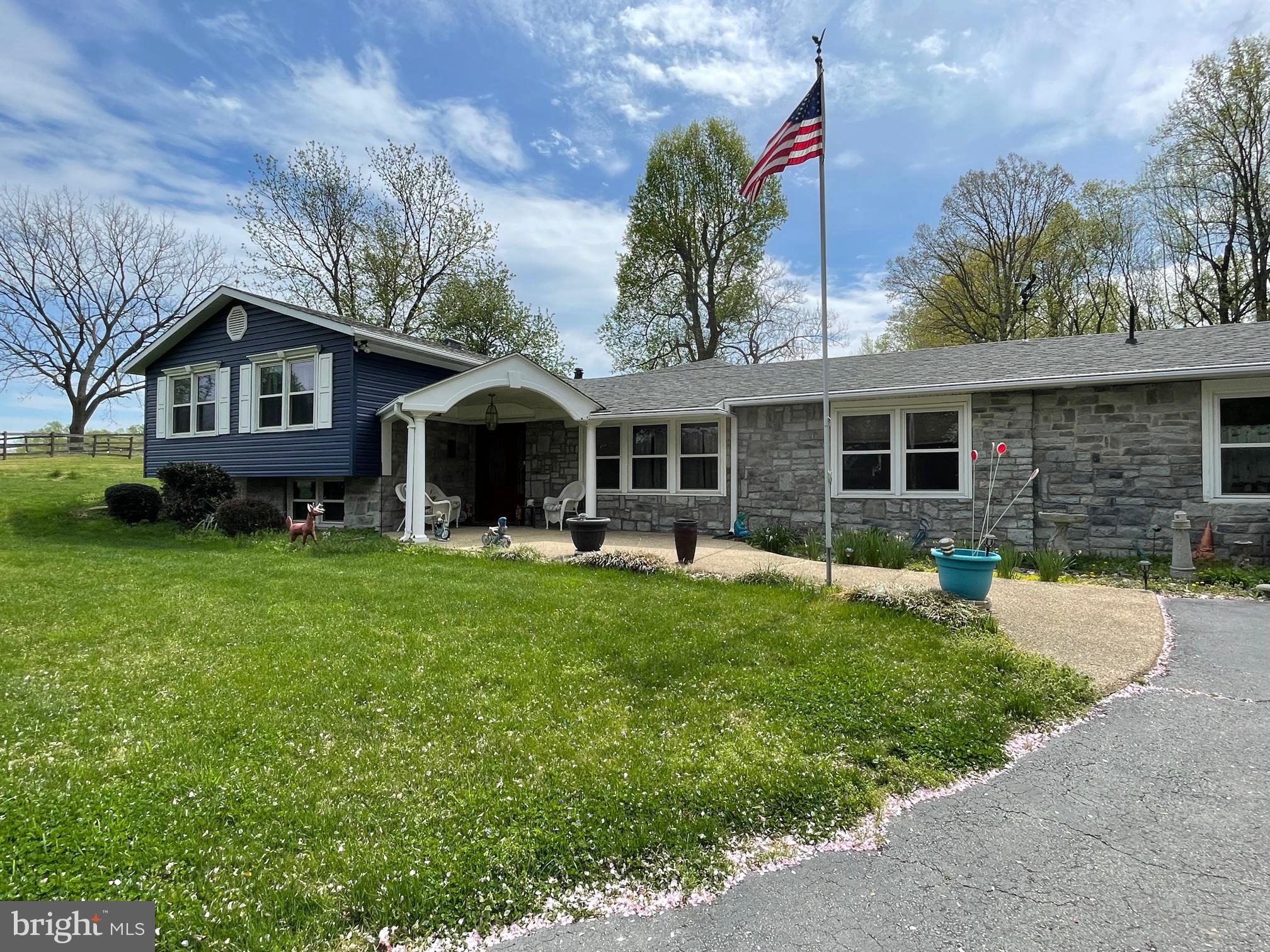 CALVERT MANOR - Residential