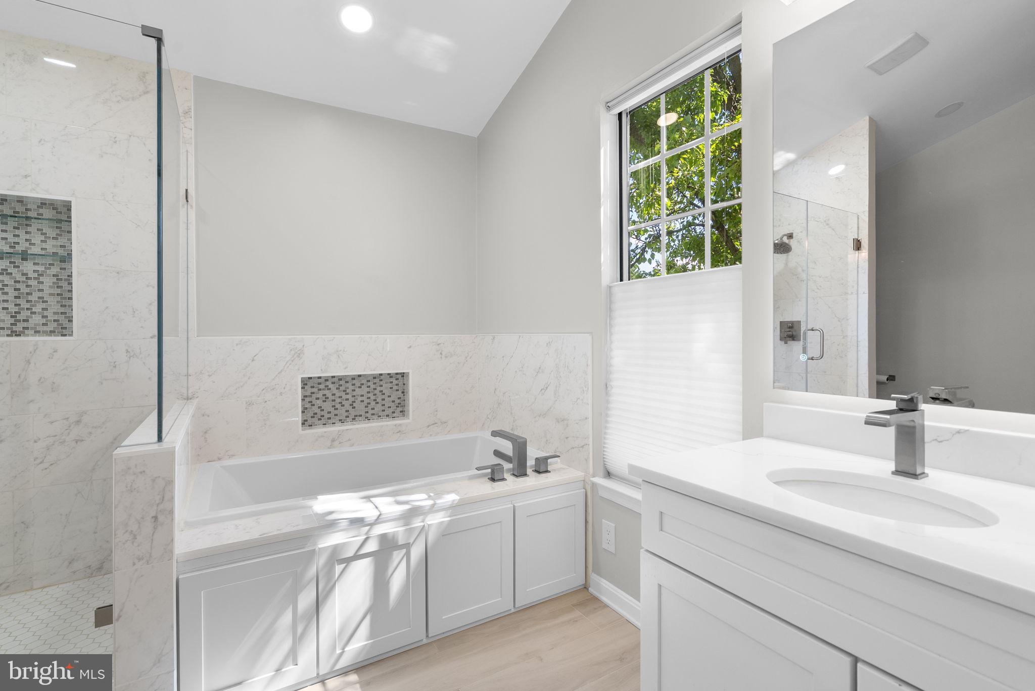 CHRISTIE ESTATES - Residential