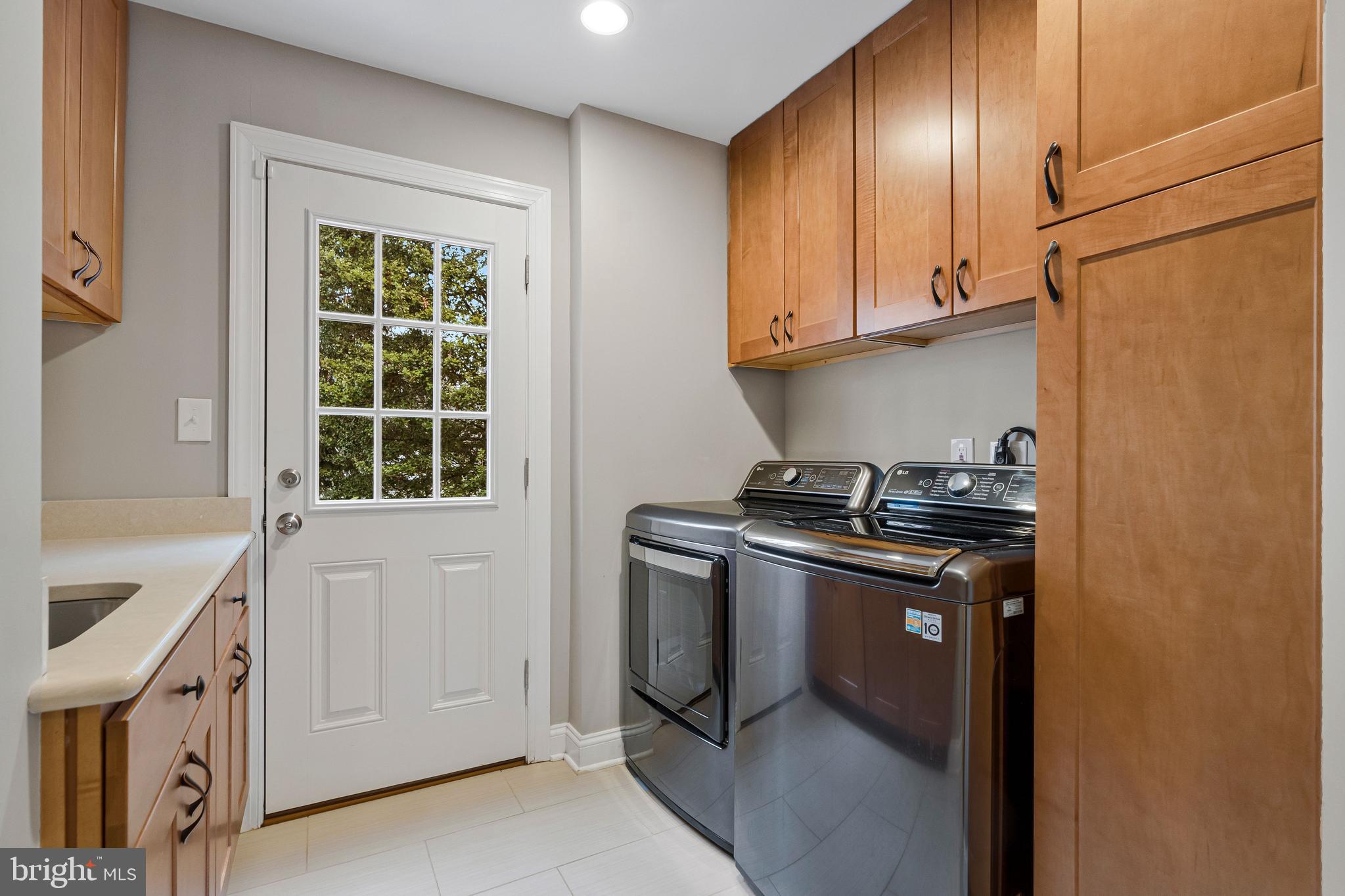 RESTON - Residential