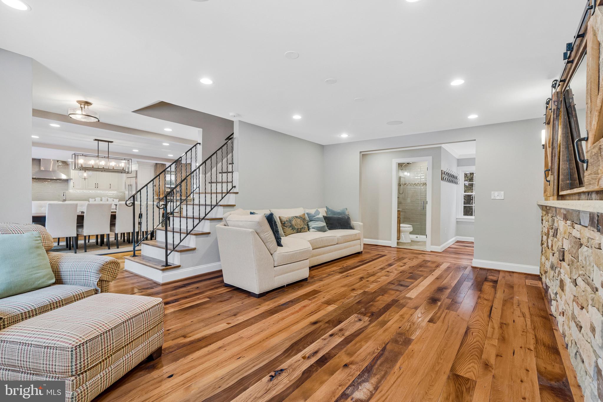 RESTON - Residential