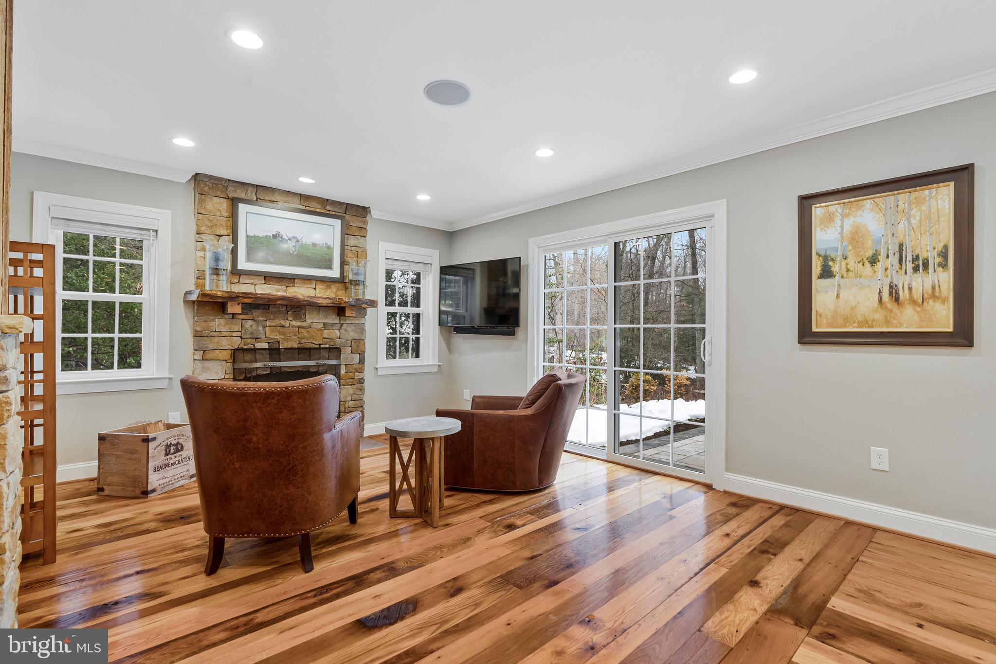 RESTON - Residential