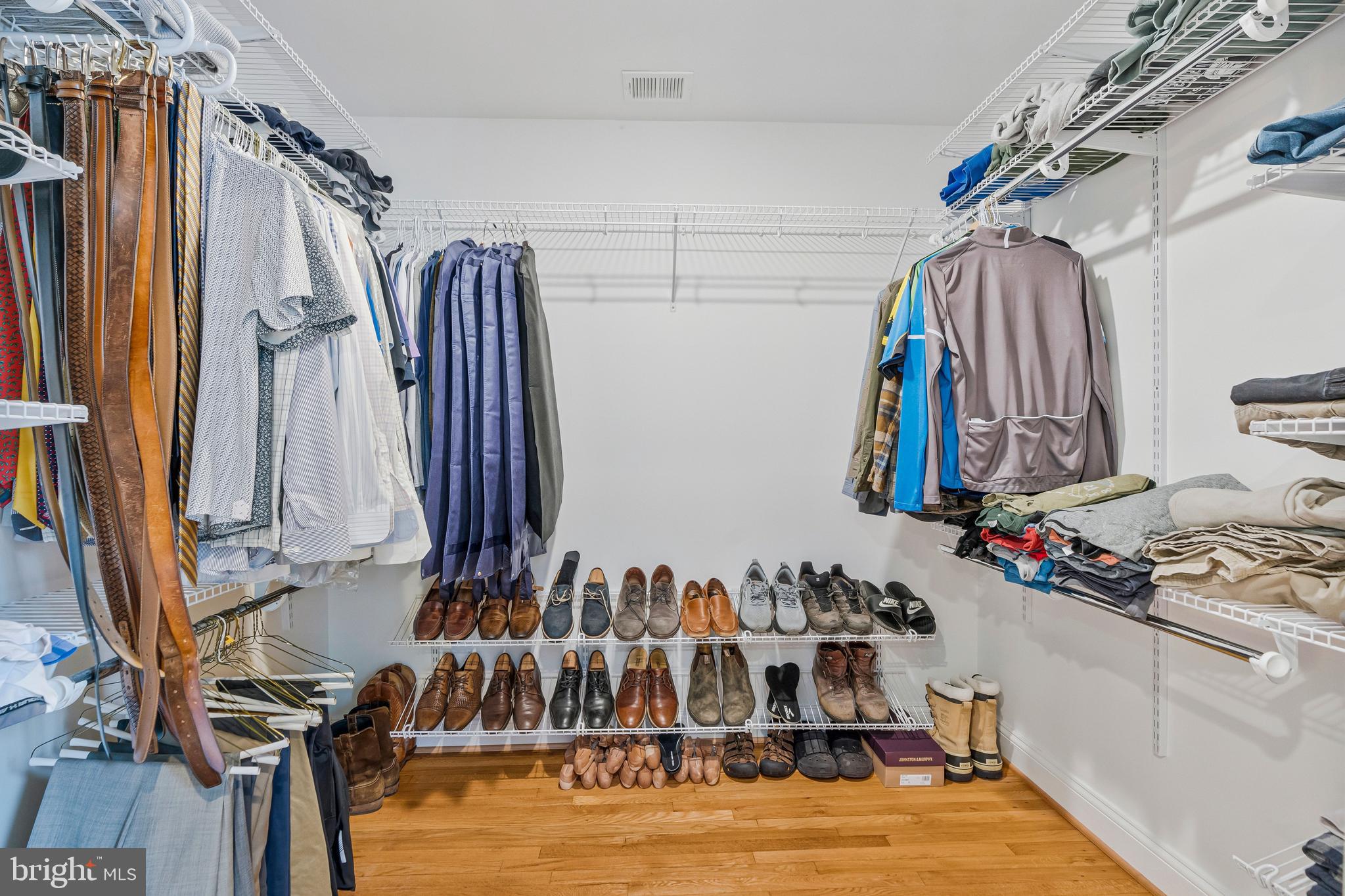 RESTON - Residential