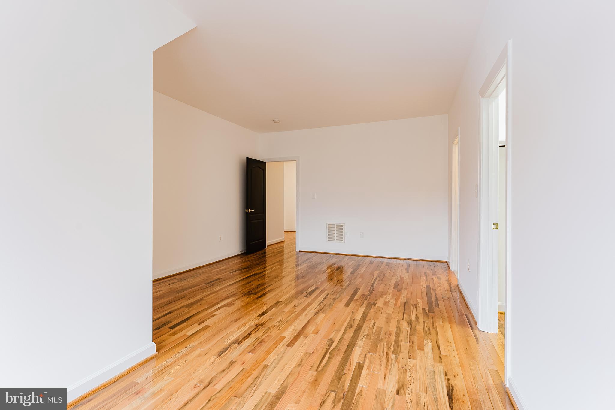 LAKE BARCROFT CLOISTERS - Residential