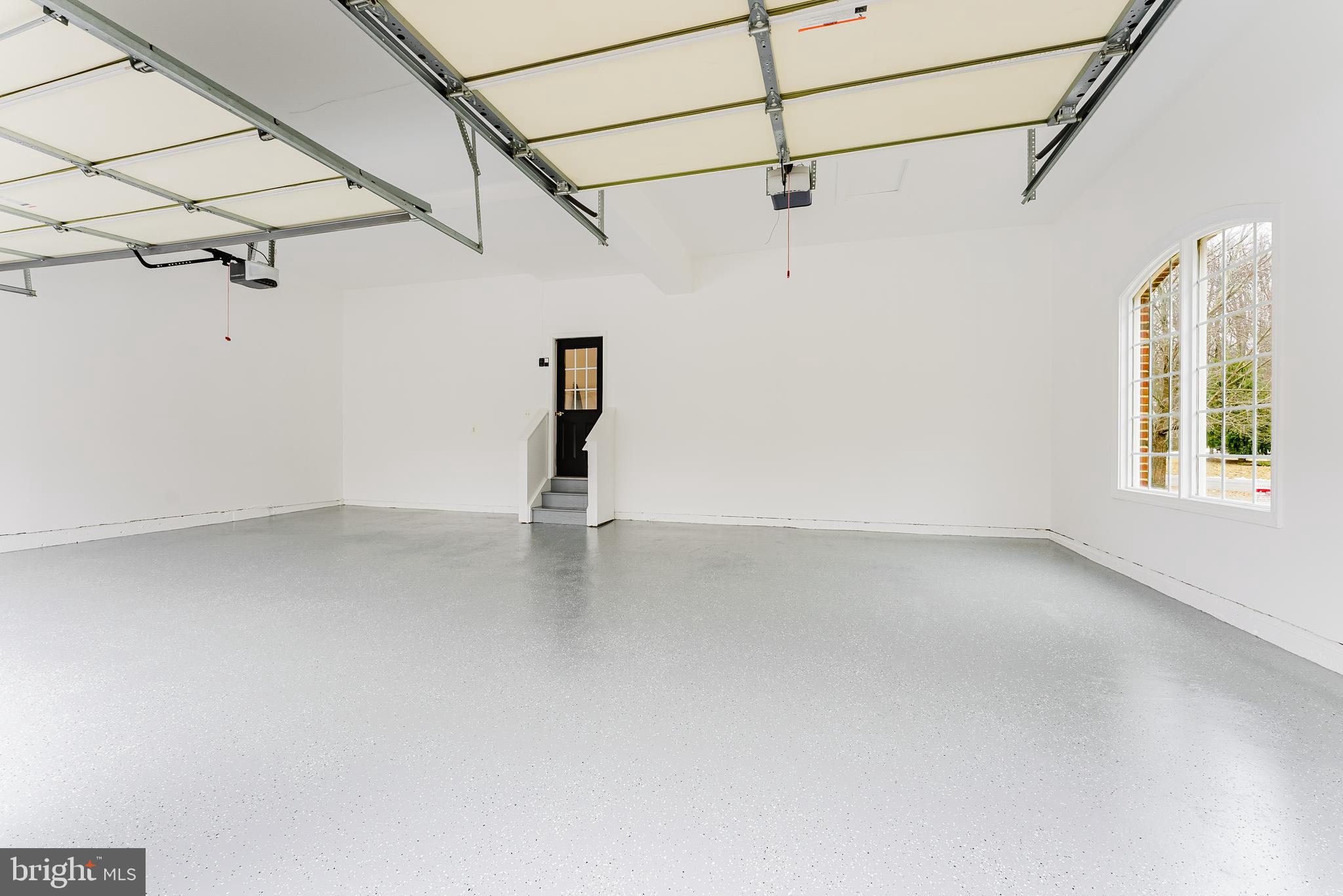 LAKE BARCROFT CLOISTERS - Residential