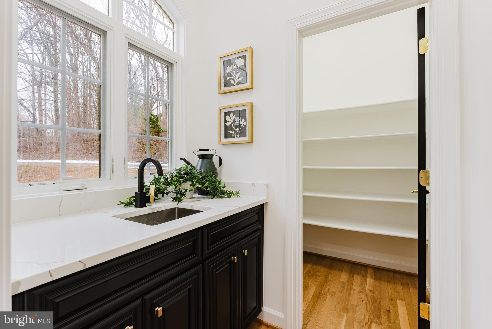 LAKE BARCROFT CLOISTERS - Residential