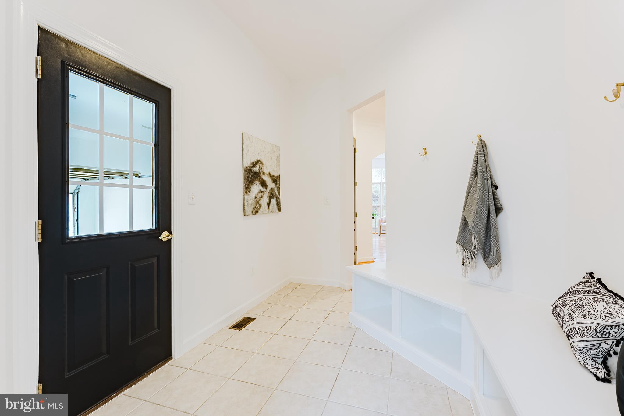 LAKE BARCROFT CLOISTERS - Residential