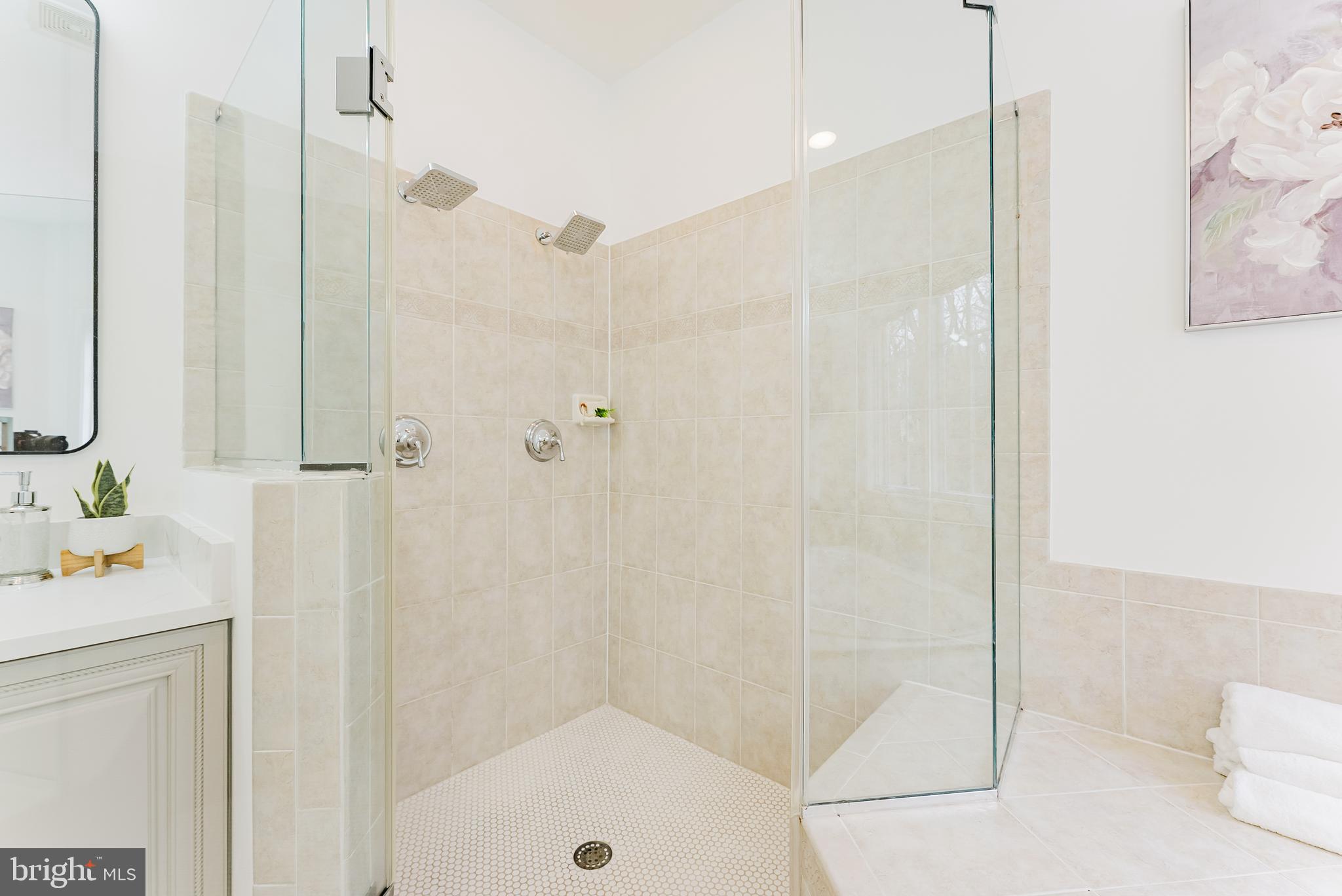 LAKE BARCROFT CLOISTERS - Residential