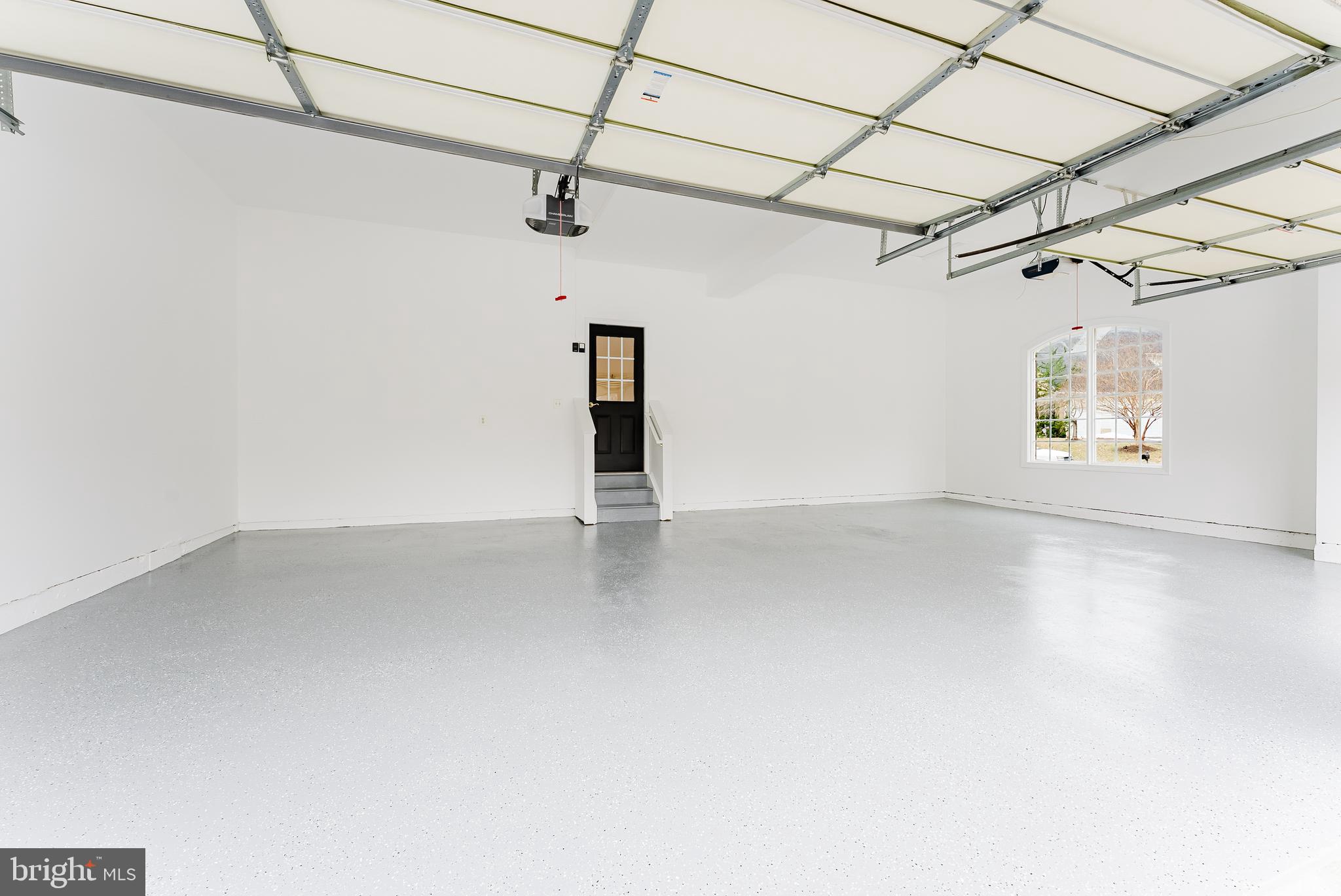 LAKE BARCROFT CLOISTERS - Residential