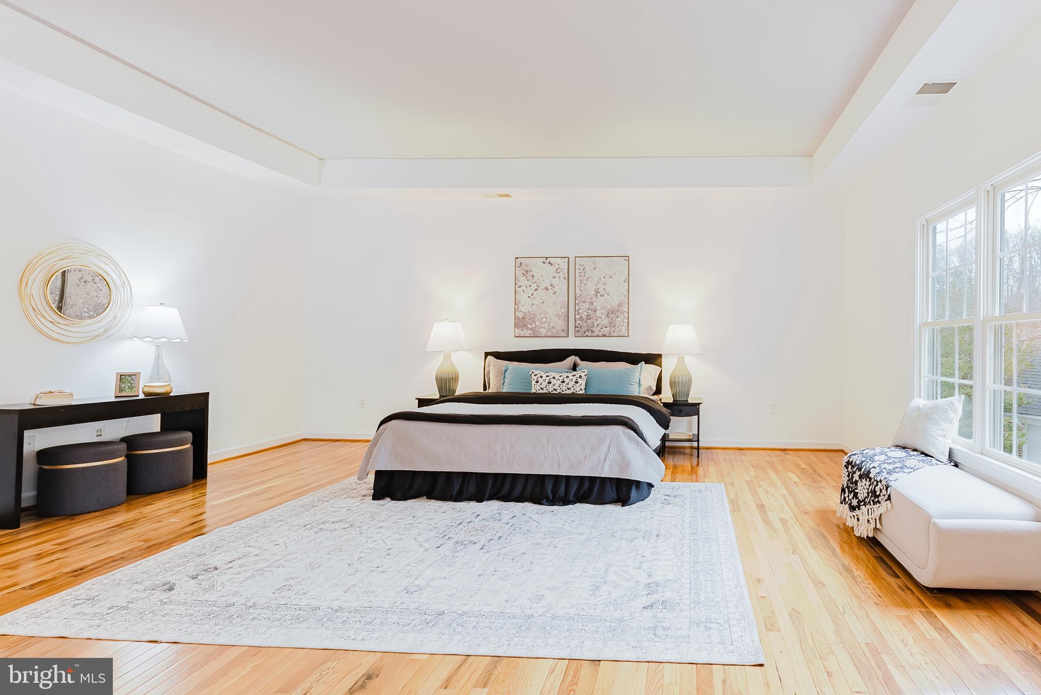 LAKE BARCROFT CLOISTERS - Residential