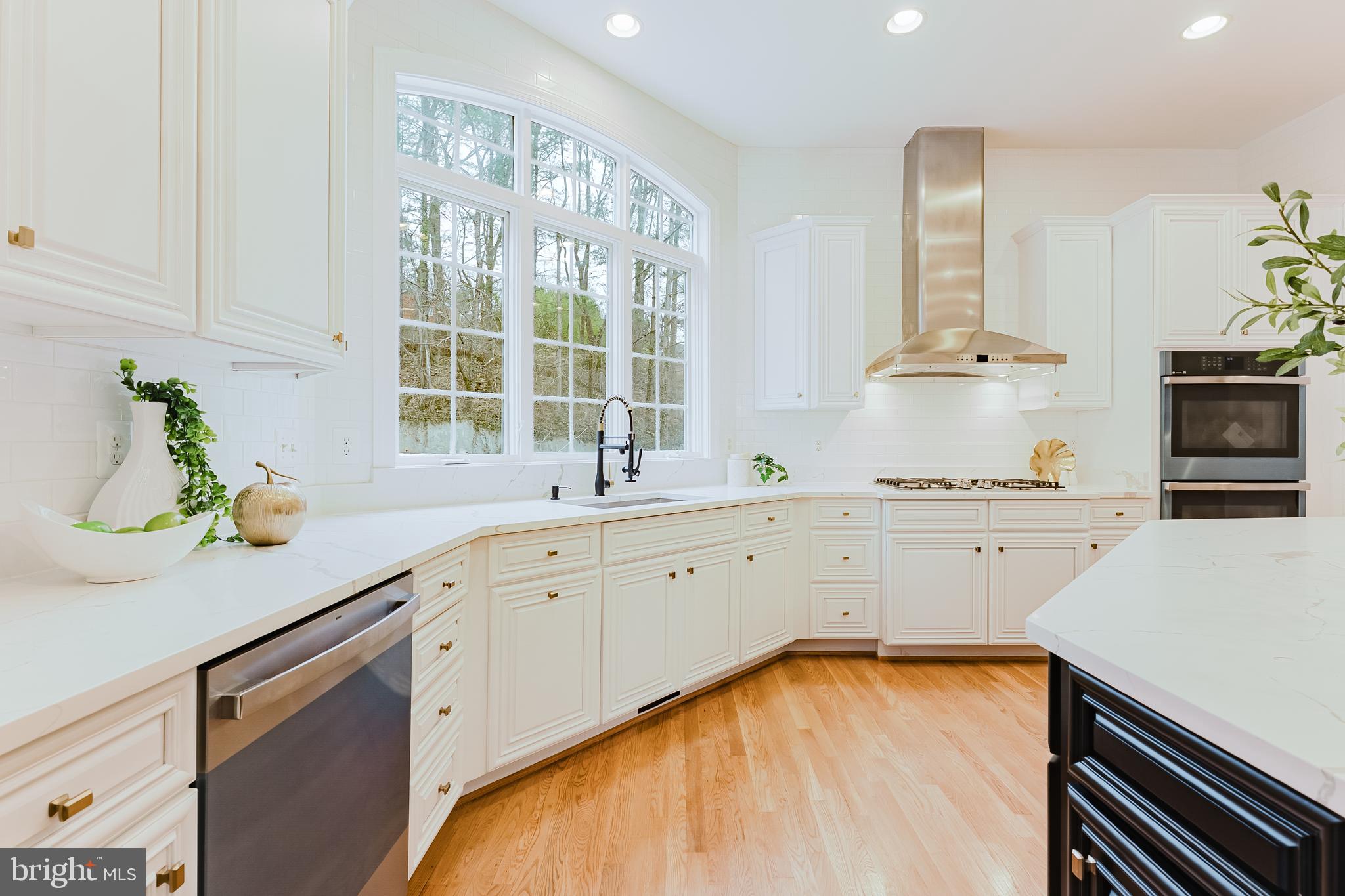 LAKE BARCROFT CLOISTERS - Residential