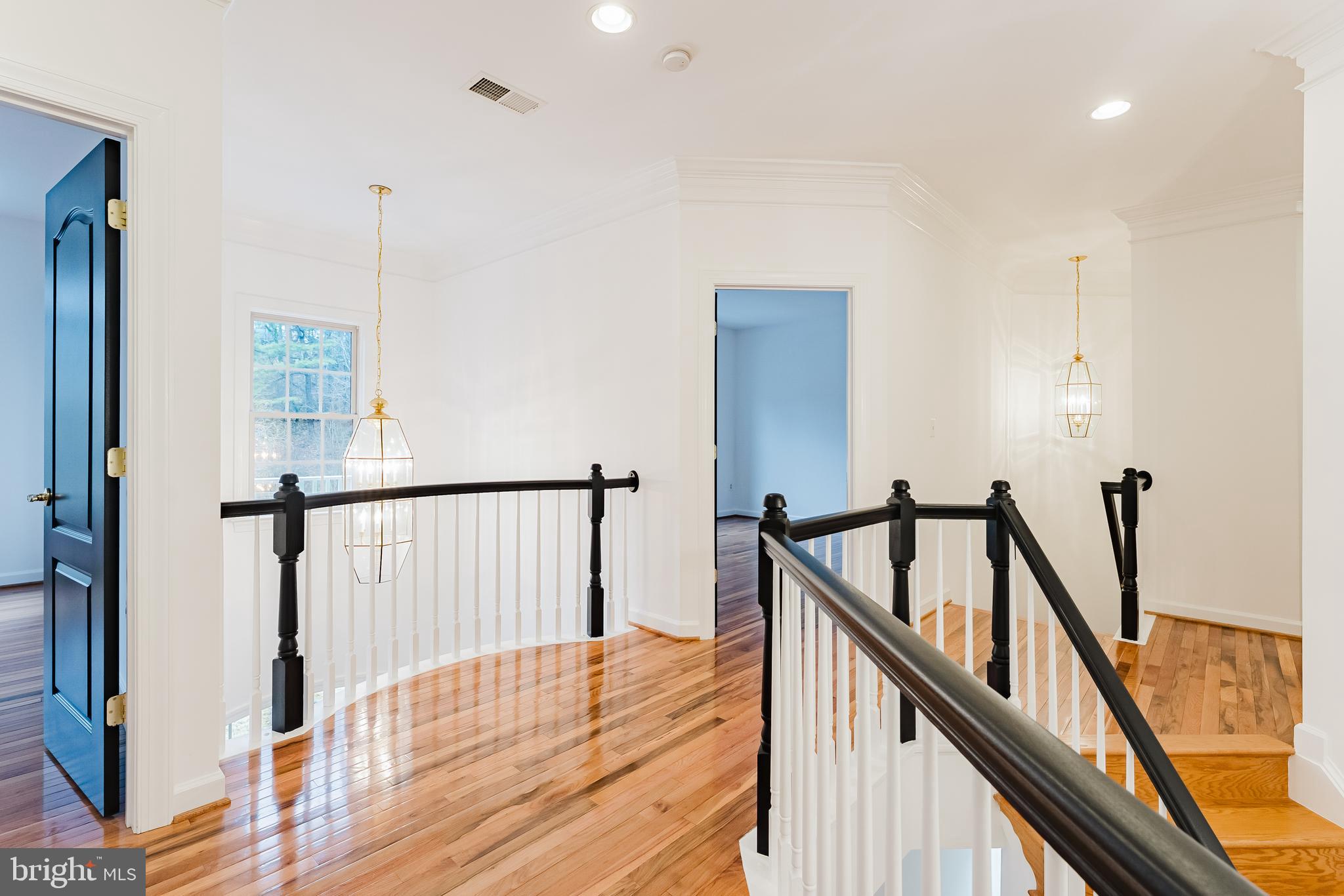 LAKE BARCROFT CLOISTERS - Residential