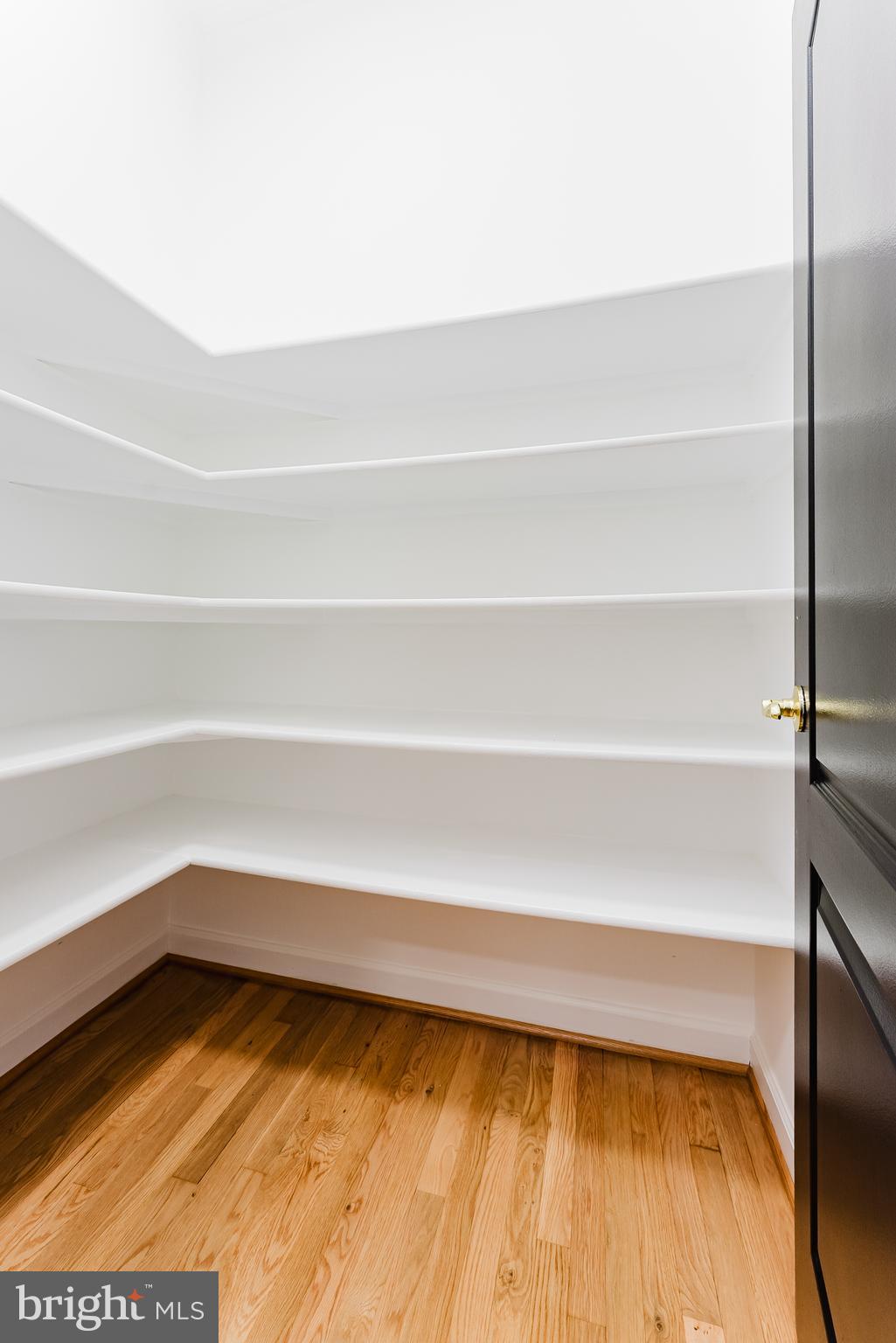 LAKE BARCROFT CLOISTERS - Residential