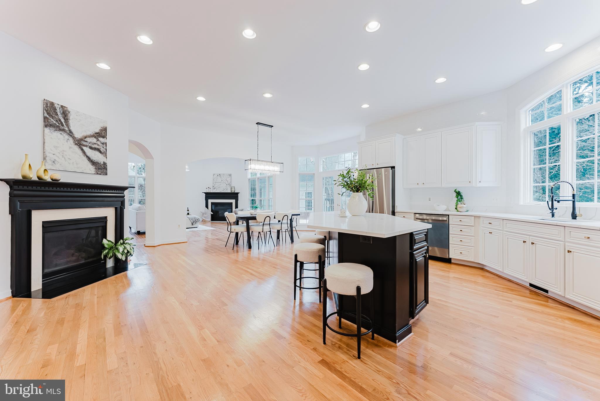 LAKE BARCROFT CLOISTERS - Residential