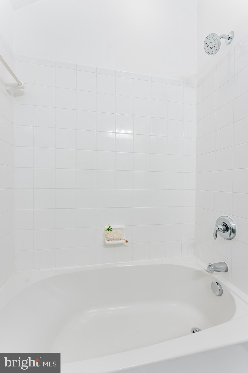 LAKE BARCROFT CLOISTERS - Residential