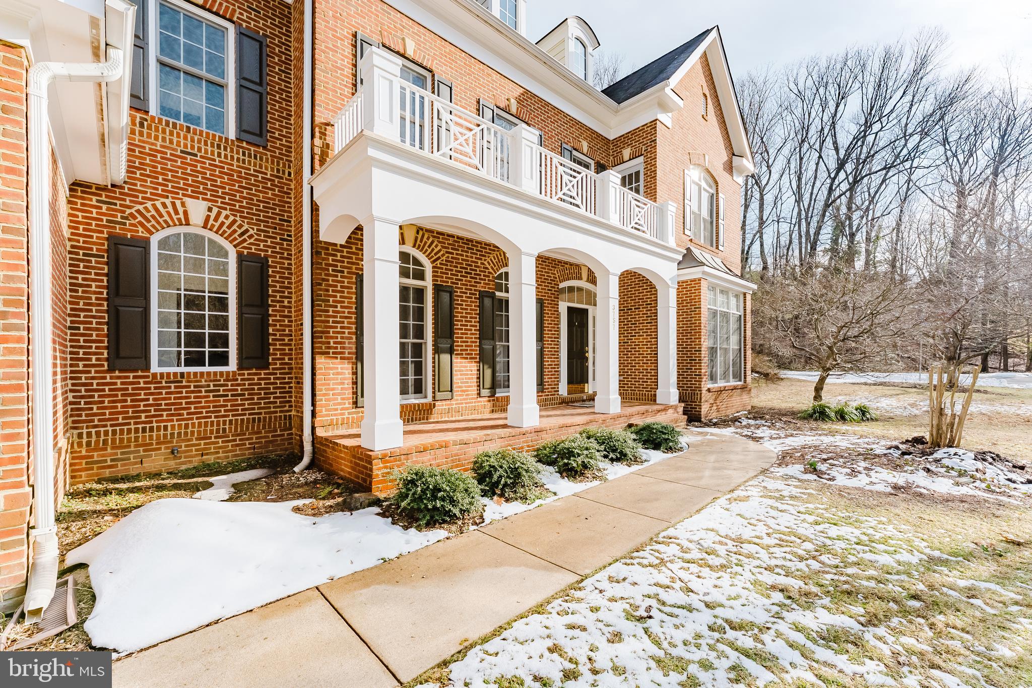 LAKE BARCROFT CLOISTERS - Residential