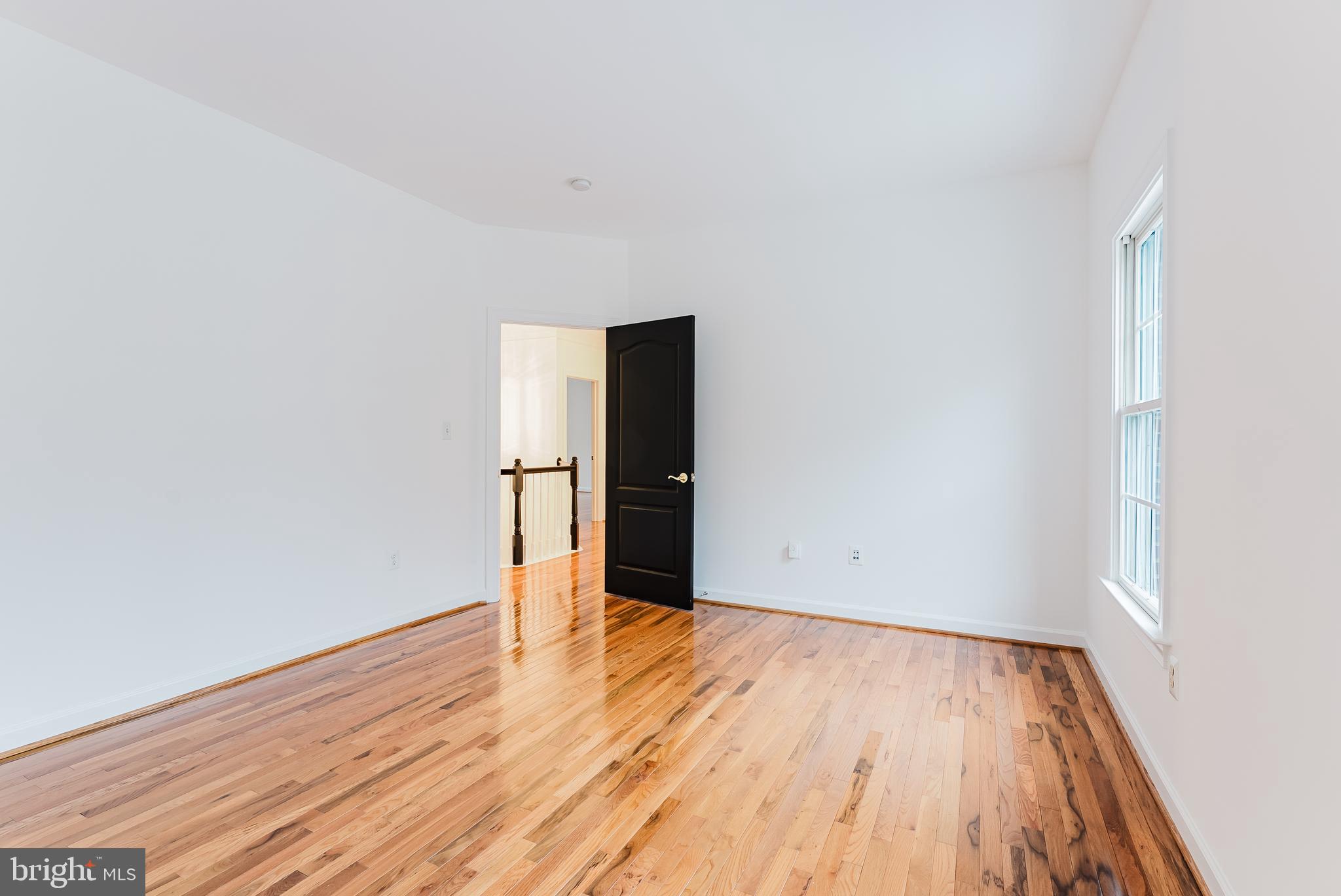 LAKE BARCROFT CLOISTERS - Residential