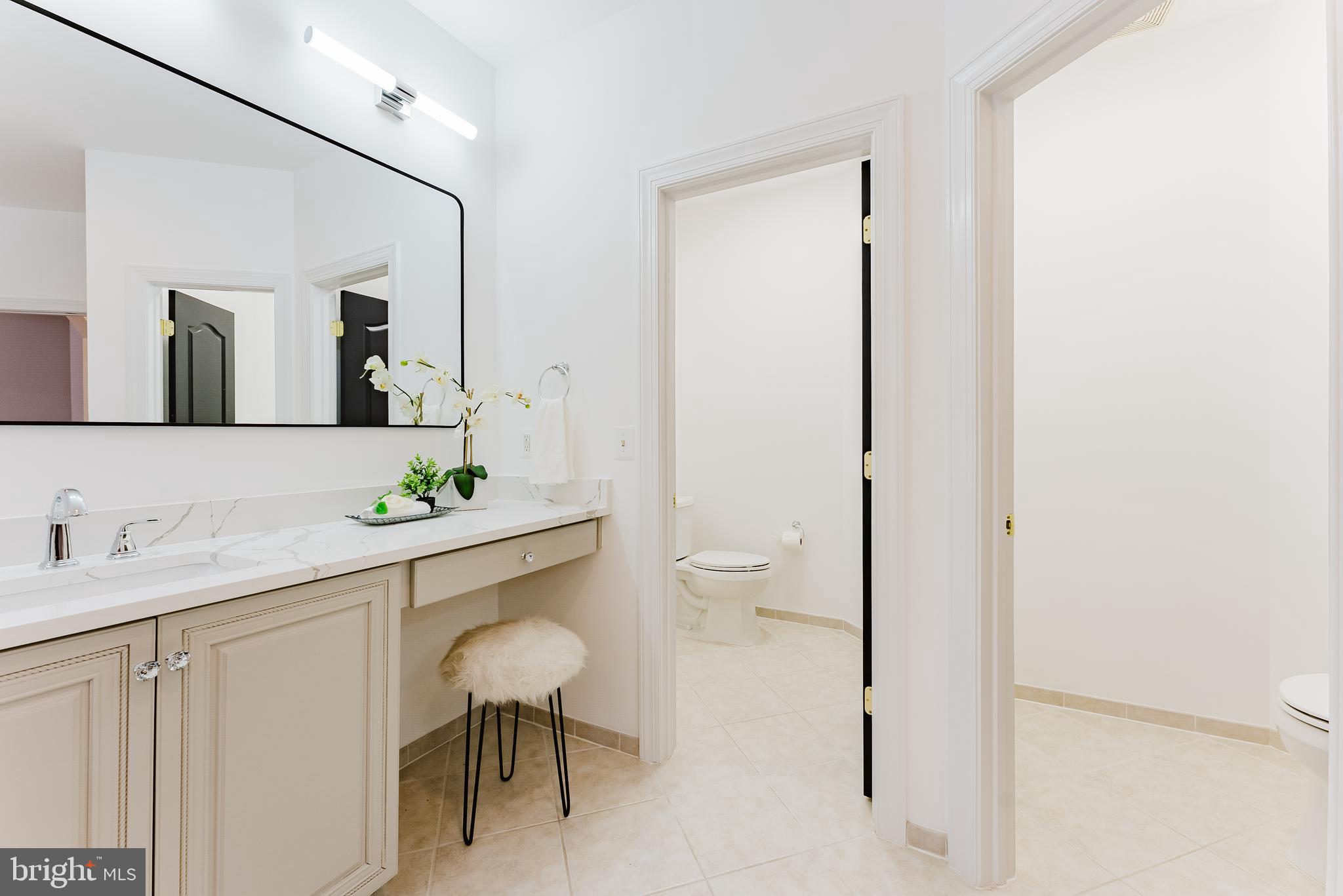 LAKE BARCROFT CLOISTERS - Residential