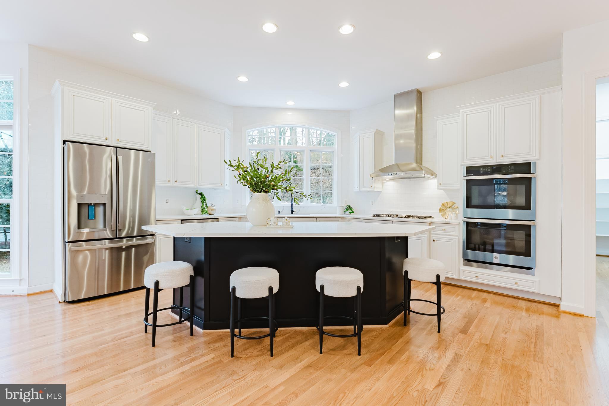 LAKE BARCROFT CLOISTERS - Residential