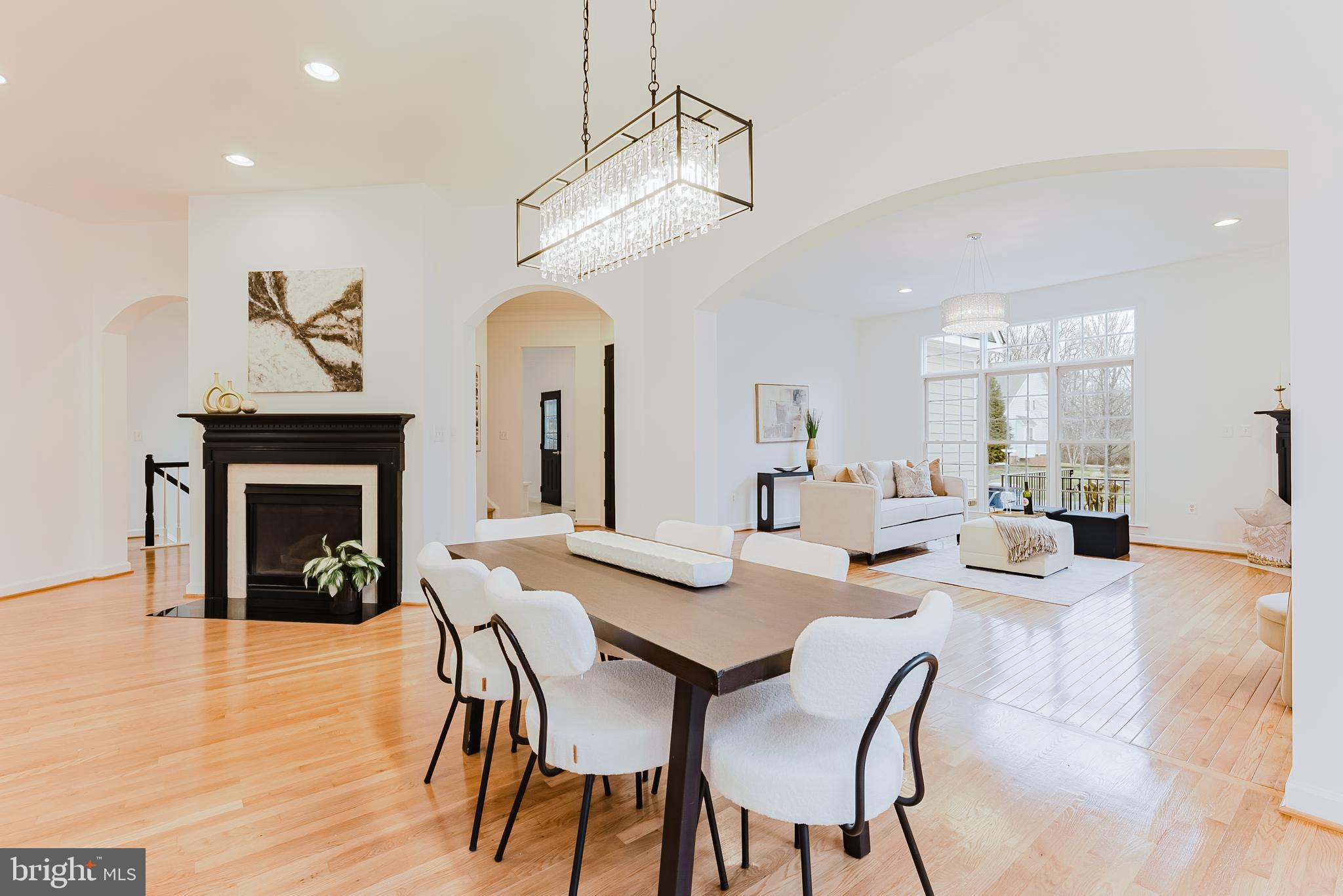 LAKE BARCROFT CLOISTERS - Residential