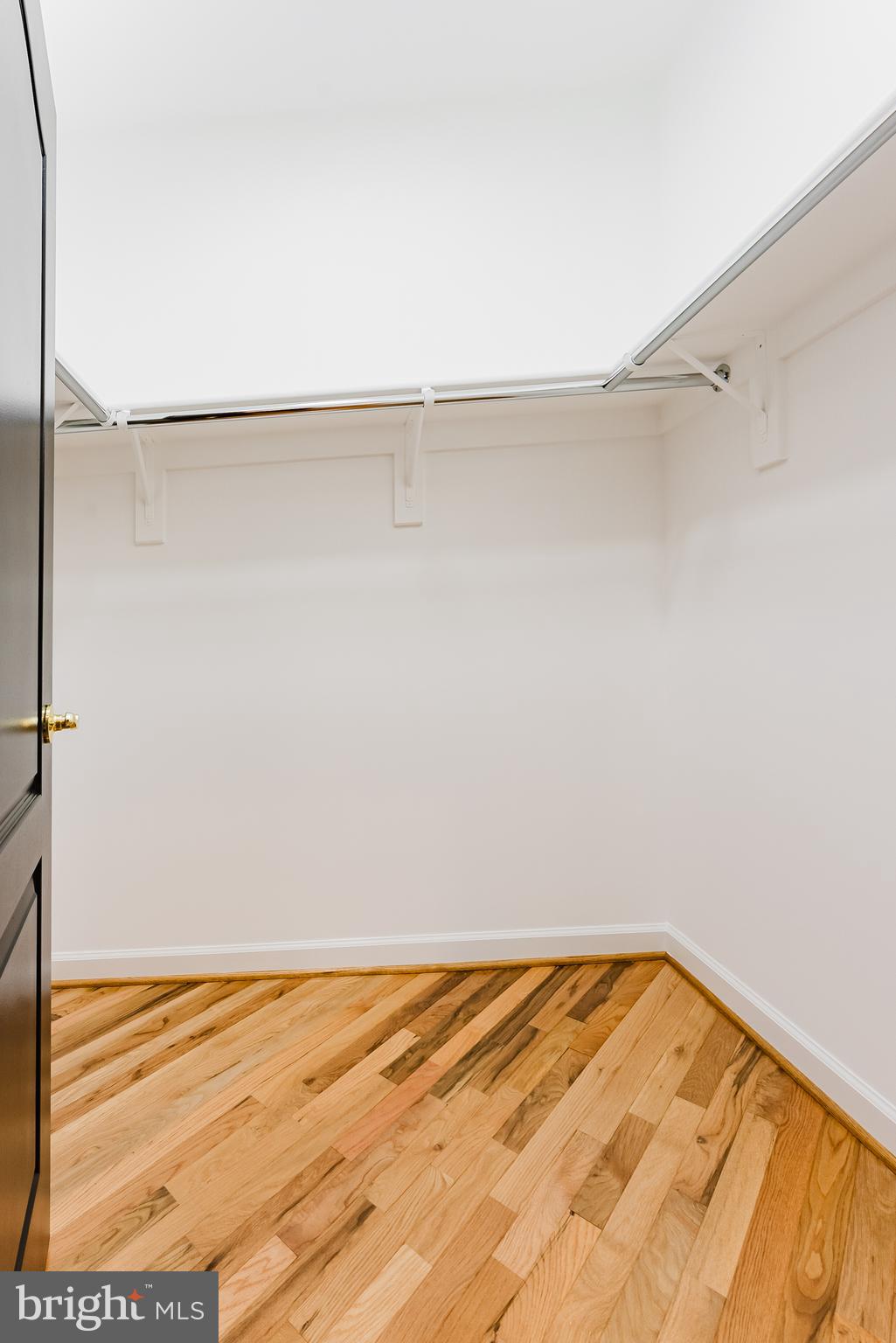 LAKE BARCROFT CLOISTERS - Residential