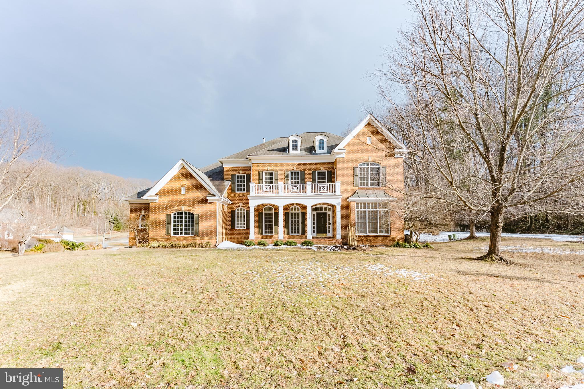 LAKE BARCROFT CLOISTERS - Residential