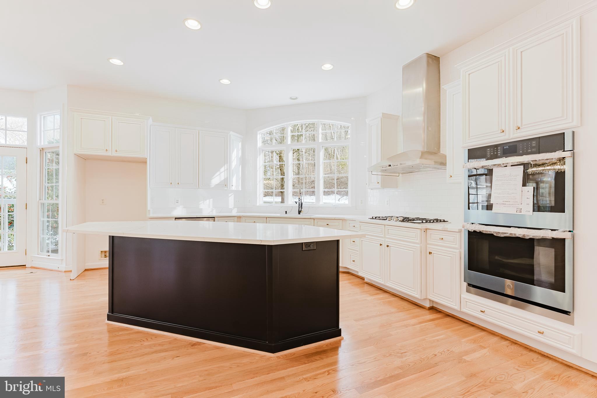 LAKE BARCROFT CLOISTERS - Residential