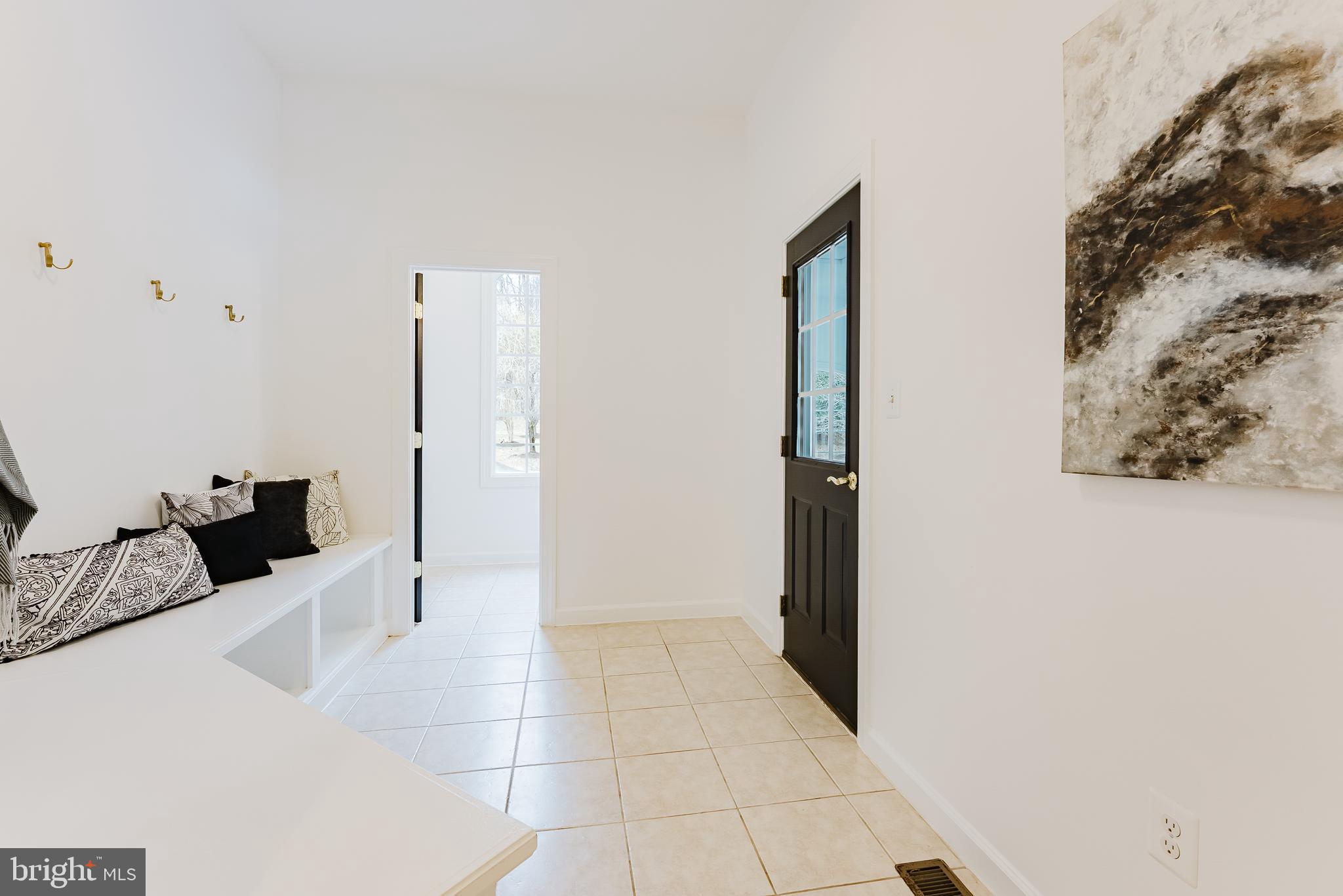 LAKE BARCROFT CLOISTERS - Residential