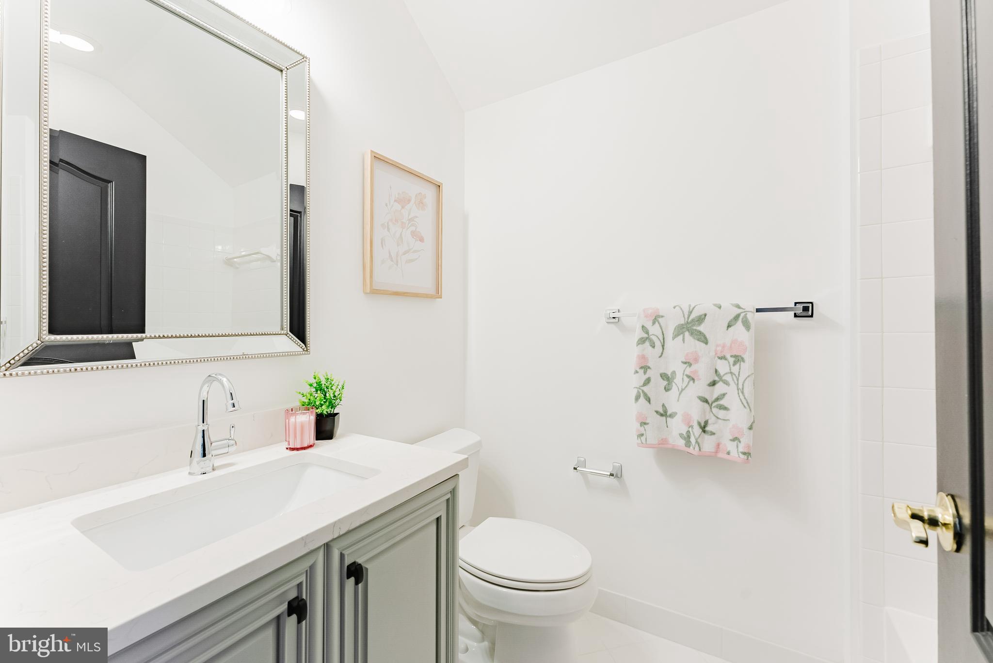 LAKE BARCROFT CLOISTERS - Residential