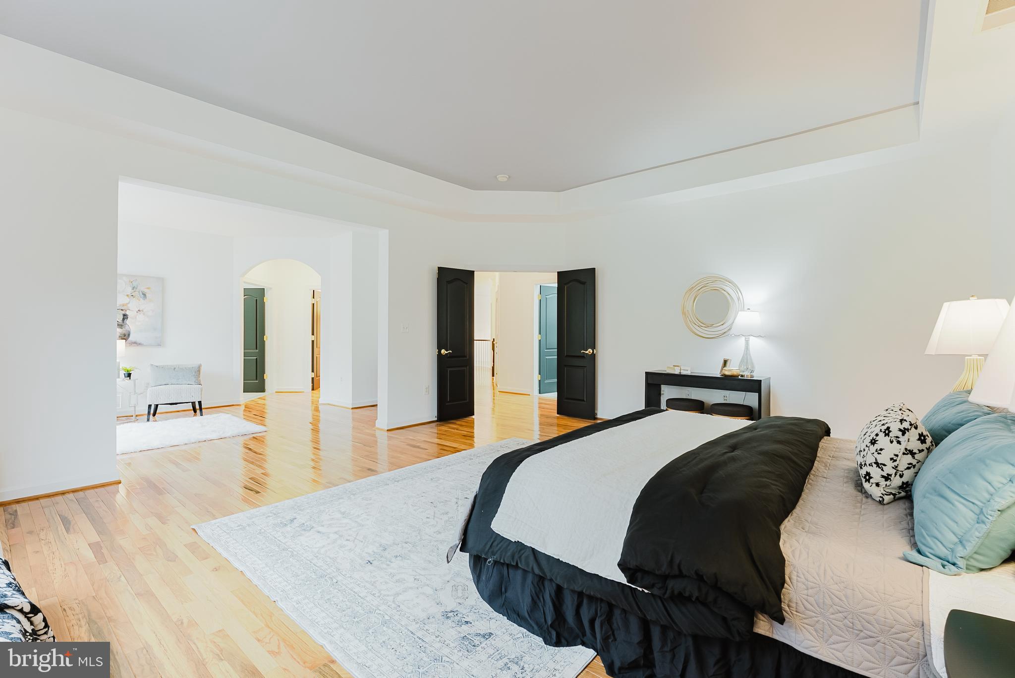 LAKE BARCROFT CLOISTERS - Residential