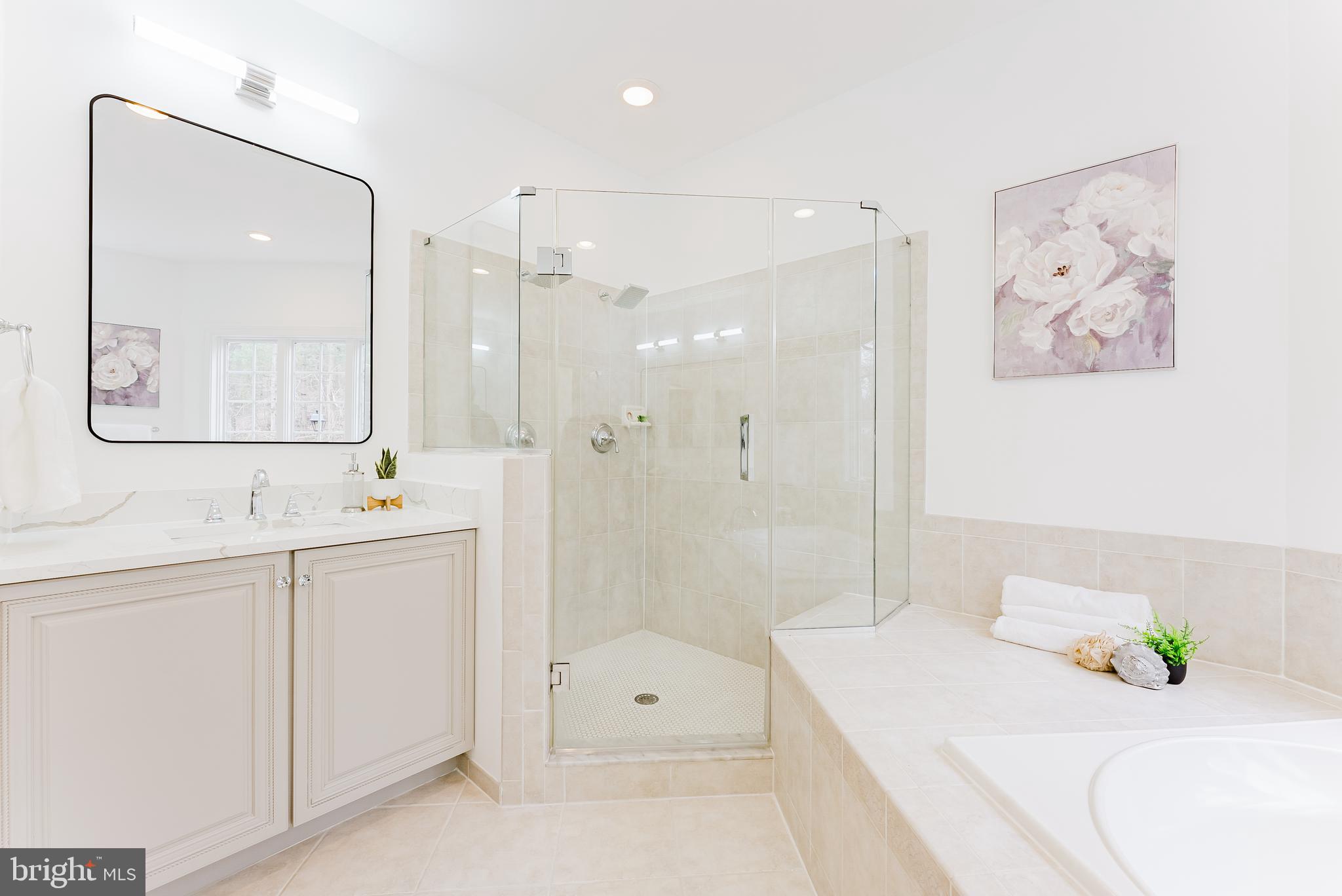 LAKE BARCROFT CLOISTERS - Residential