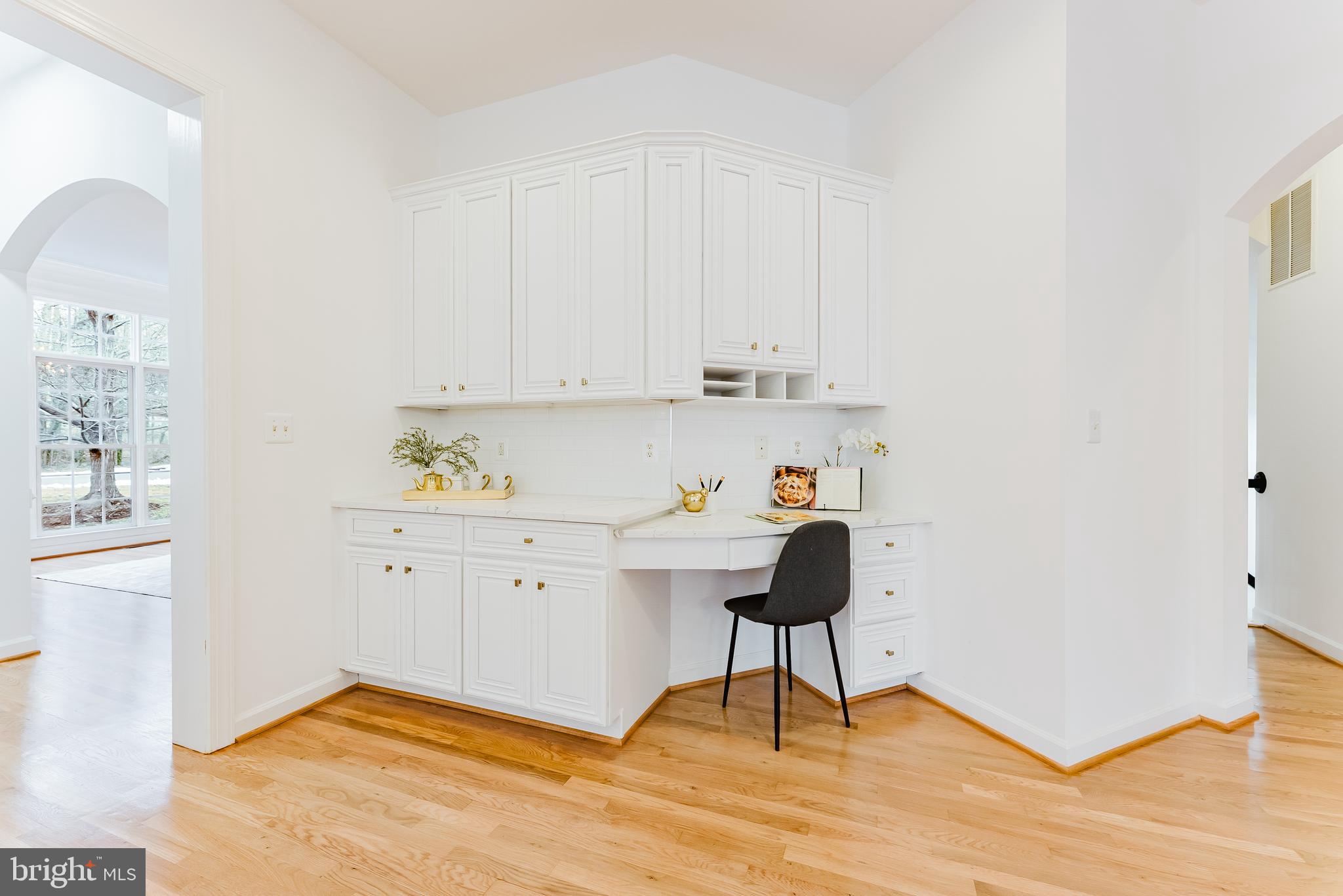 LAKE BARCROFT CLOISTERS - Residential