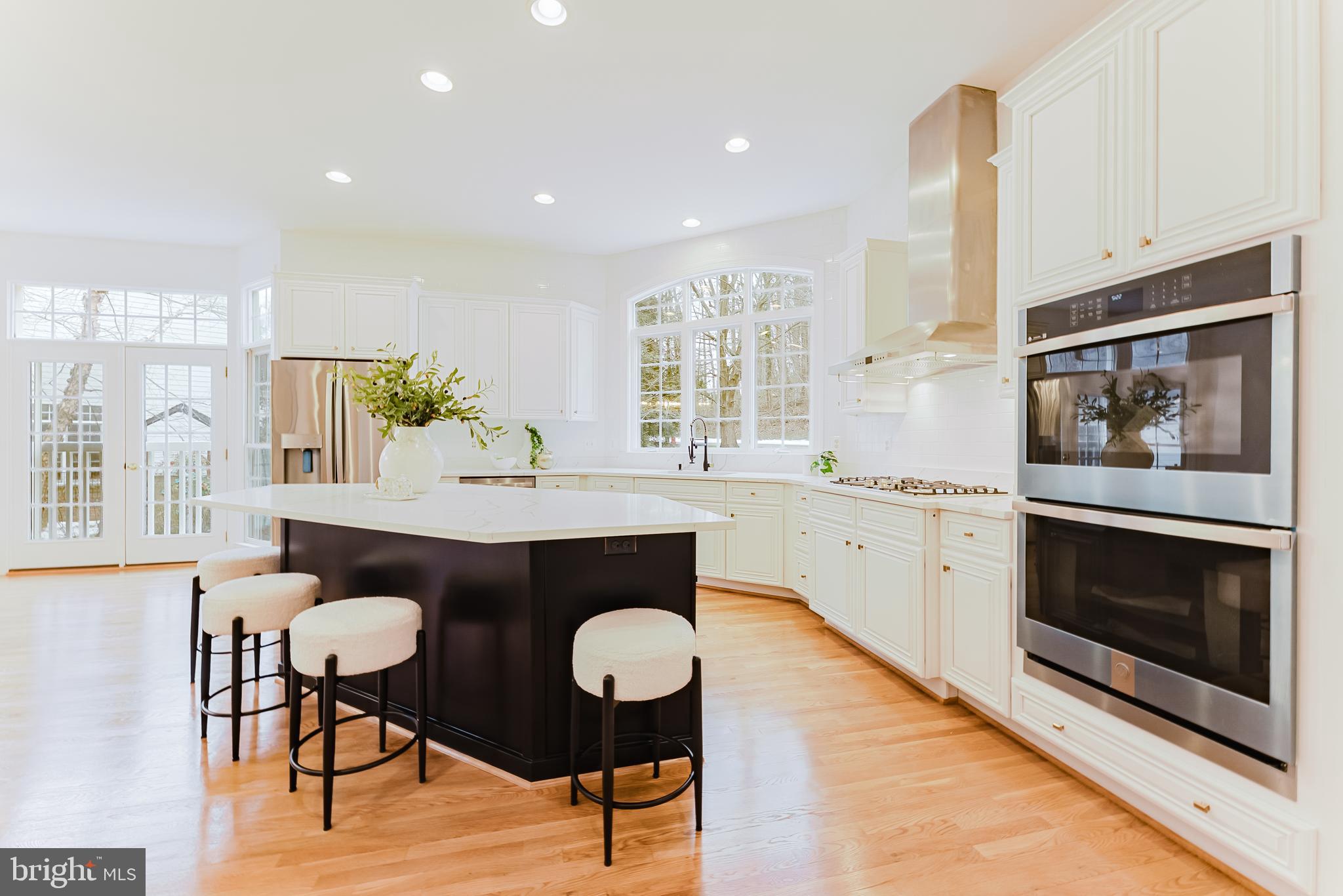 LAKE BARCROFT CLOISTERS - Residential