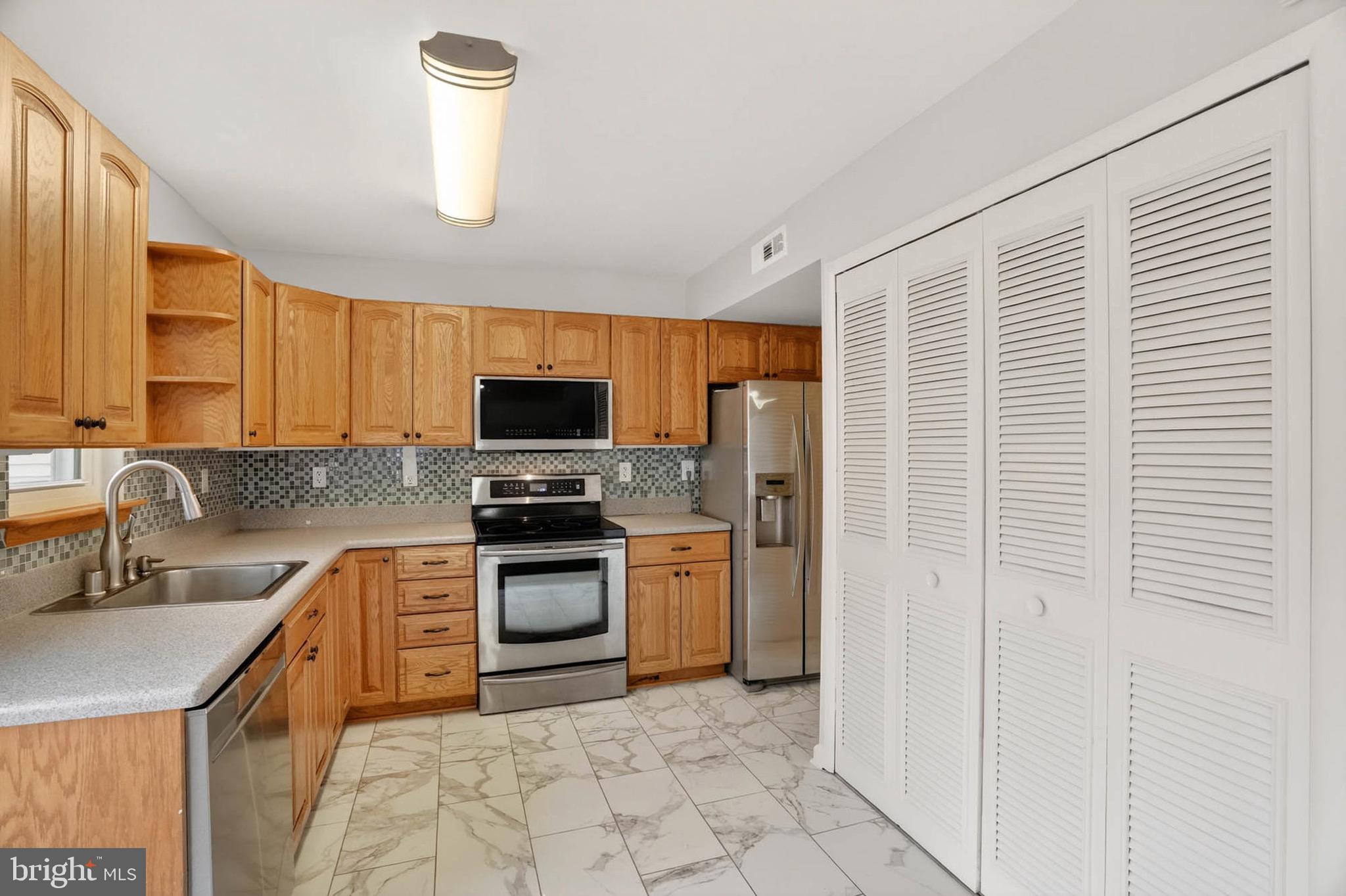 POINTER RIDGE - Residential