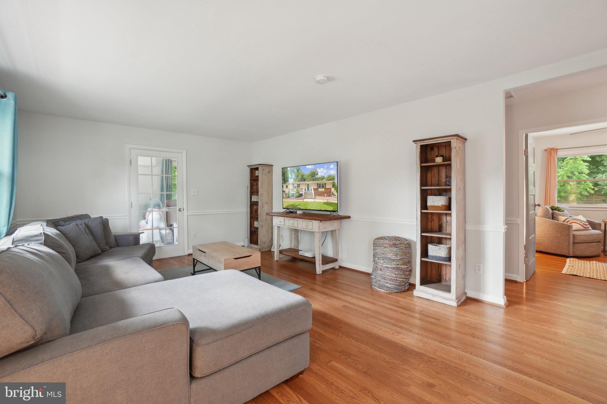 5728 SUNBURY DRIVE