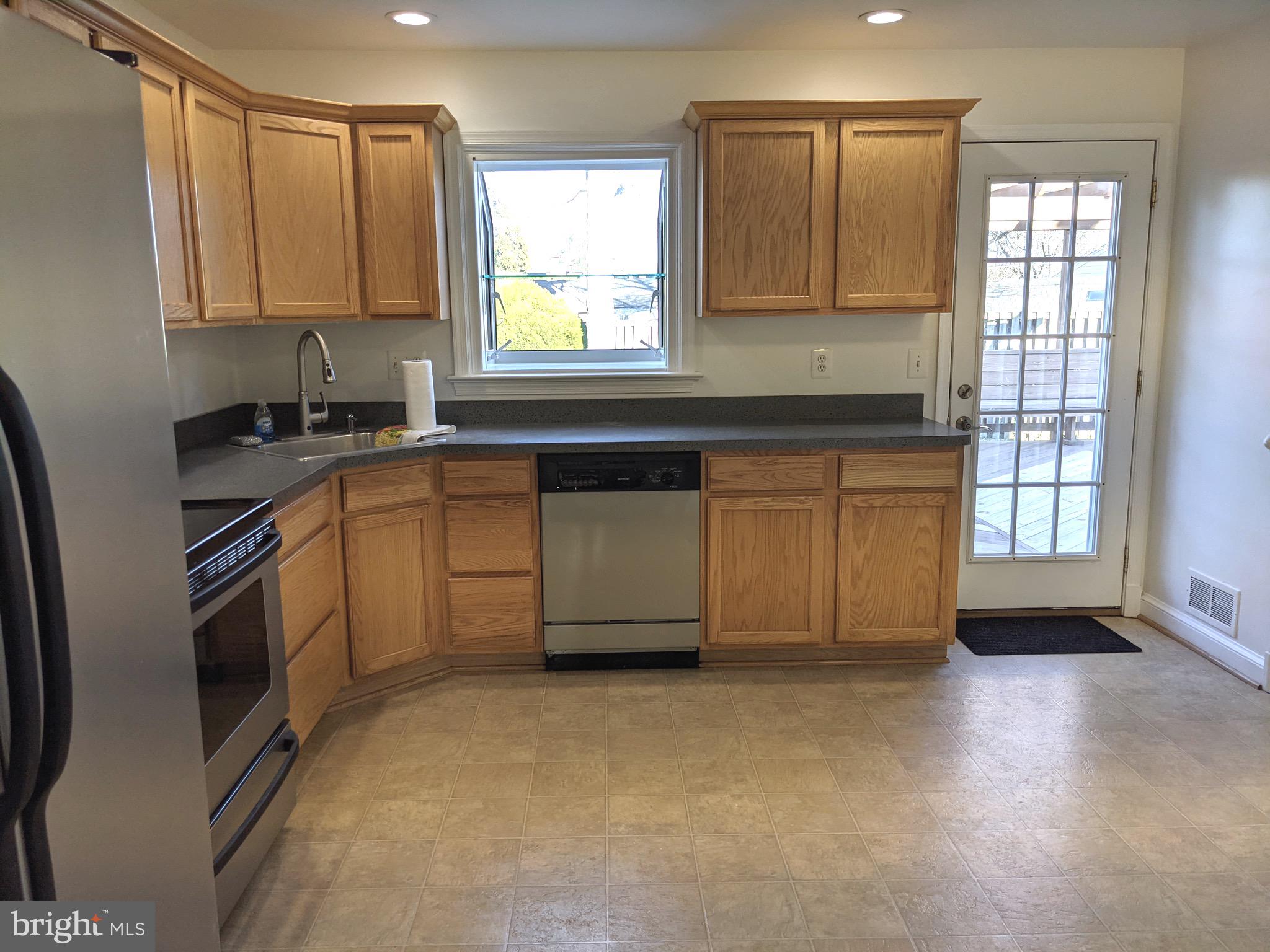 BUSH HILL WOODS - Residential Lease