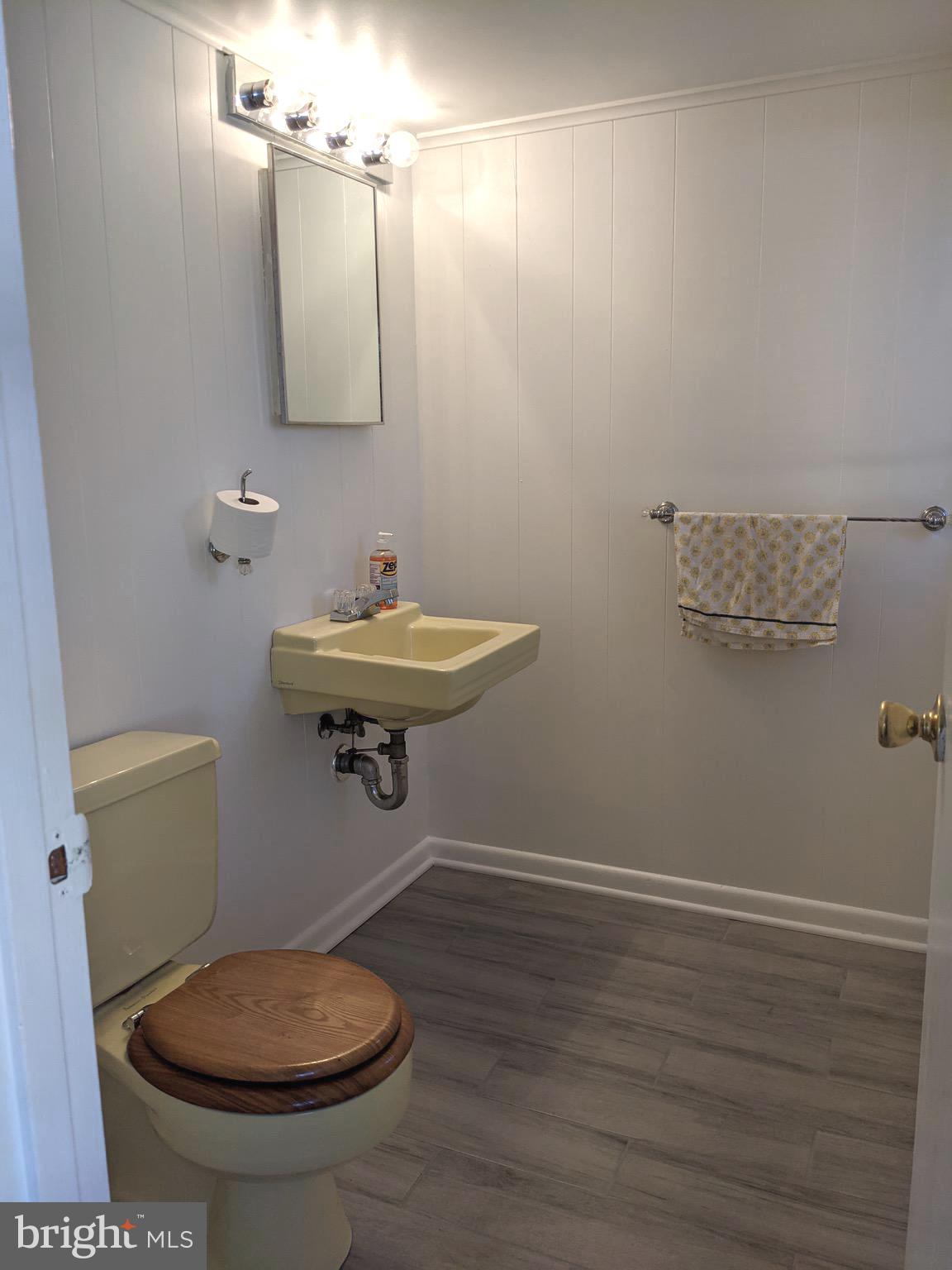 BUSH HILL WOODS - Residential Lease