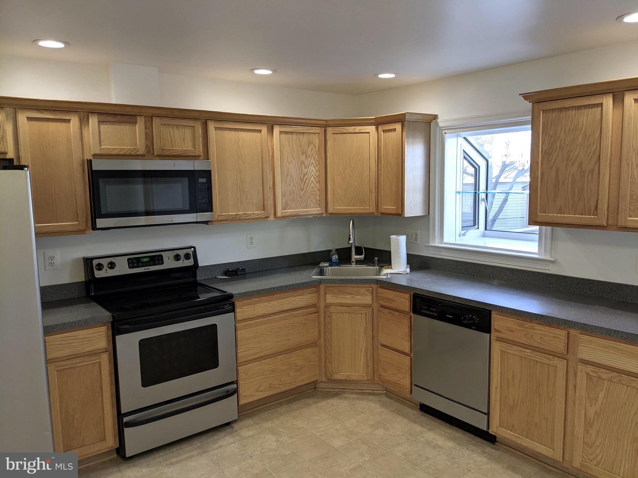 BUSH HILL WOODS - Residential Lease