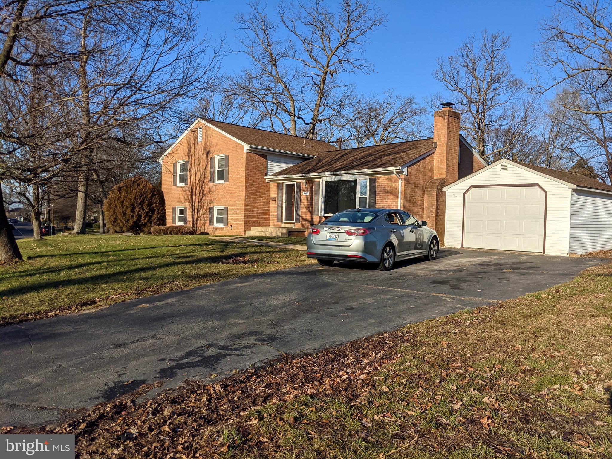 BUSH HILL WOODS - Residential Lease