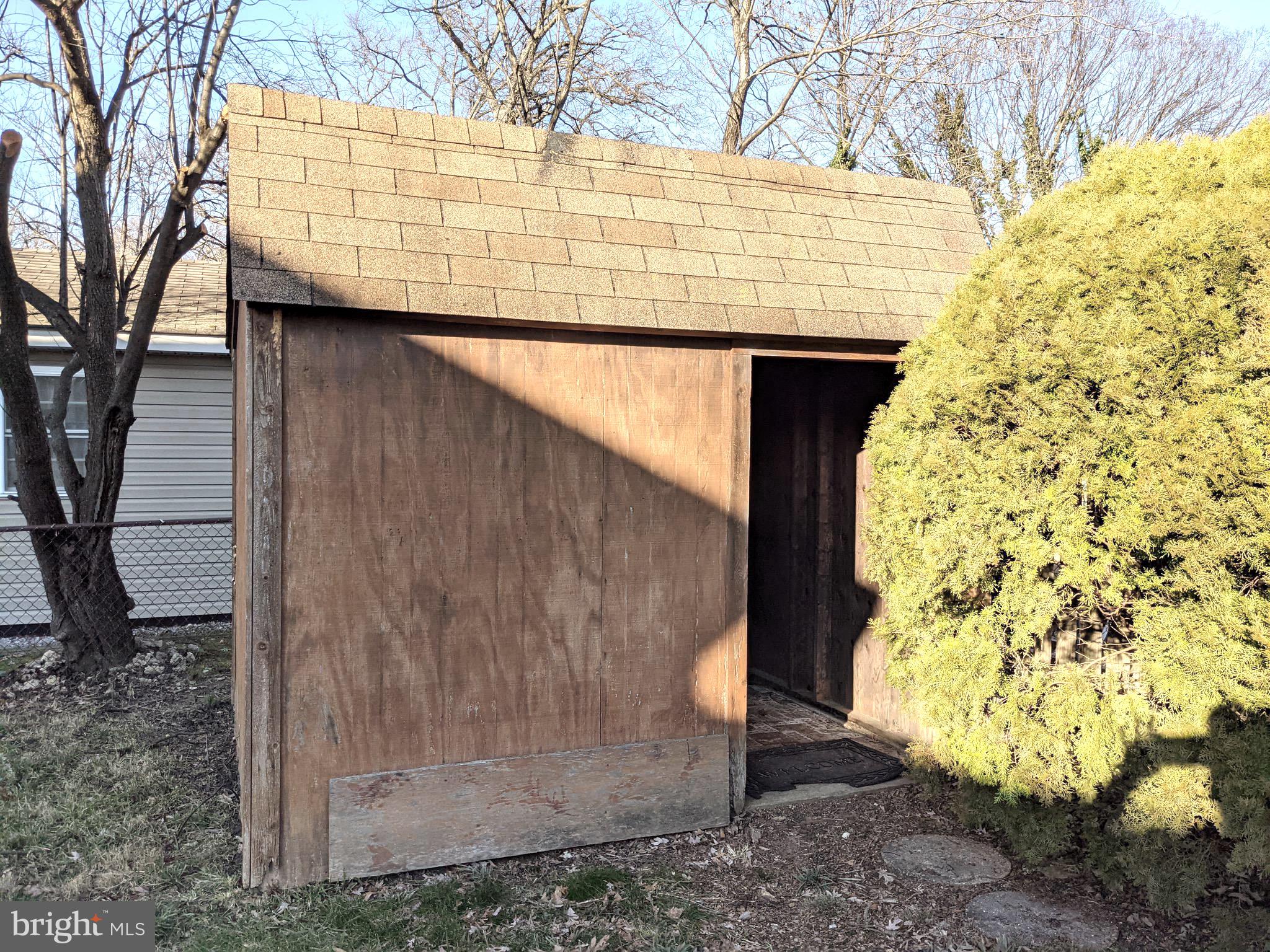 BUSH HILL WOODS - Residential Lease