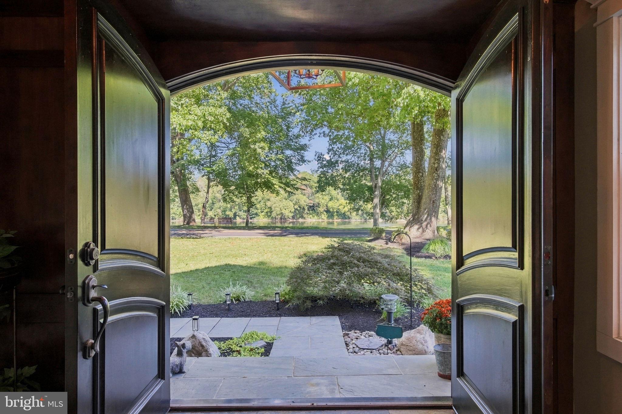 1217 RIVER ROAD