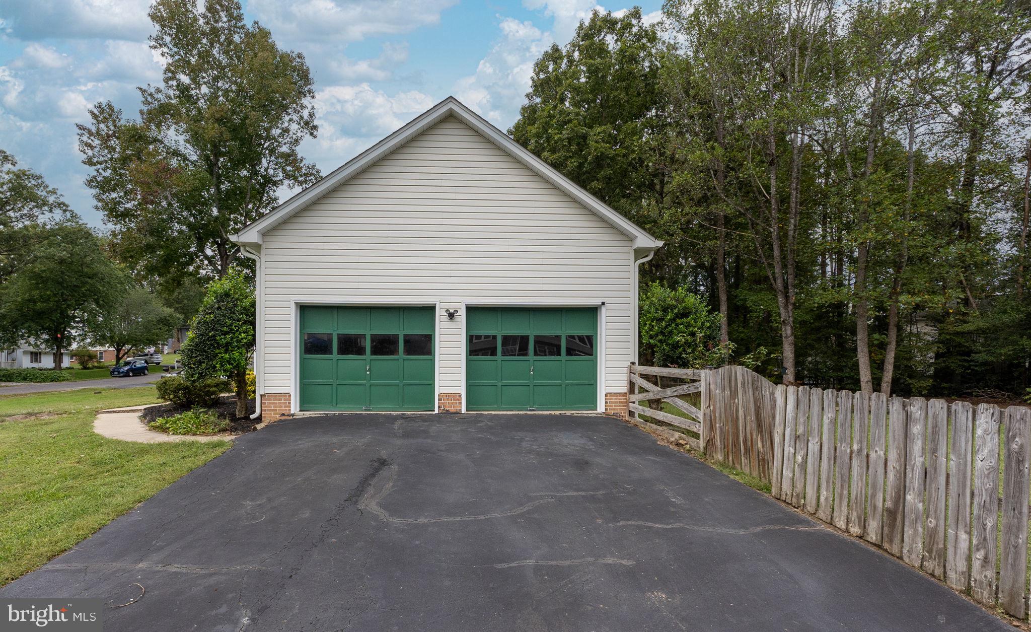 STONEWALL ESTATES - Residential