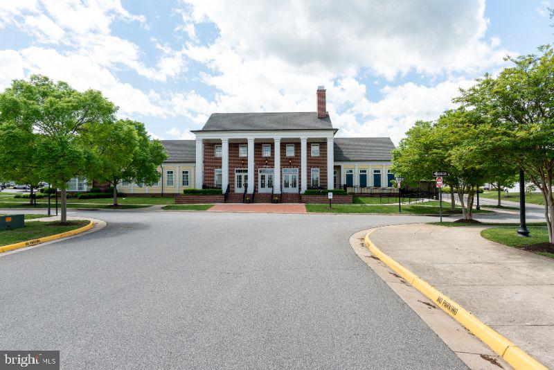 LADYSMITH VILLAGE - Residential