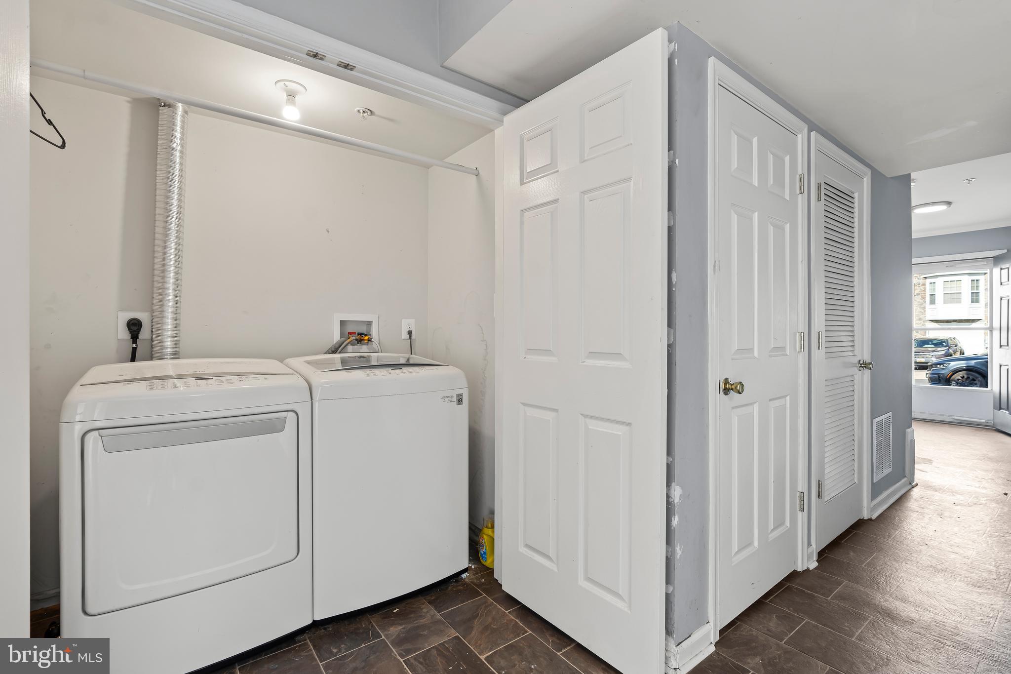 PARK OVERLOOK TOWNHOMES - Residential