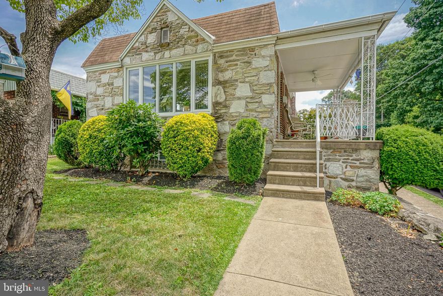 Beautiful unique corner SINGLE  rancher with no homes connected.  Features of this well cared for home include awesome curb appeal that features manicured landscaping, park setting for your viewing pleasure on your private front porch,  3 beds with ample closet space, 2 full baths and a half bath in the FINISHED LOWER LEVEL. (house square footage is approximately 1900 total sq ft., 820 sq. ft. of living space in Lower Level)  Walk into the stylish living room/ dining room open concept with  gleaming hardwood flooring,  beautiful bow window and a  cathedral ceiling.  Then take a look at your stylish kitchen with upgraded stainless steel appliances, granite counter top, glass tiled backsplash, recessed lighting and under counter lighting also and to top it off, a double slider window overlooking the peace and tranquil trees of the park.  Head down the hallway to find 3 adequate sized bedrooms with plenty of closet space and a full bathroom in the master bedroom.  There is also another modern full bath in the hall.  On the lower level, there is a large finished basement with the family room, custom block window, a powder room, more large closet space and a HUGE laundry room with newer high end washer and dryer.  There is a door leading out to the backyard driveway/garage and inside the laundry room there is a garage door remote on the wall for your convenience.  Once again, you'll find more cabinets/pantry and other areas for storage for your growing family.  Did I mention the outdoor storage shed?  You don't find many storage sheds in the city.    Don't forget the location of this home with close proximity to major roads, great dining and medical facilities.   Other important features of this home include an oversized 2.5 ton A/C unit (LENNOX), a newer hot water tank and a newer garbage disposal.  Don't hesitate.  This home has everything to meet your needs. Come look then make the investment!